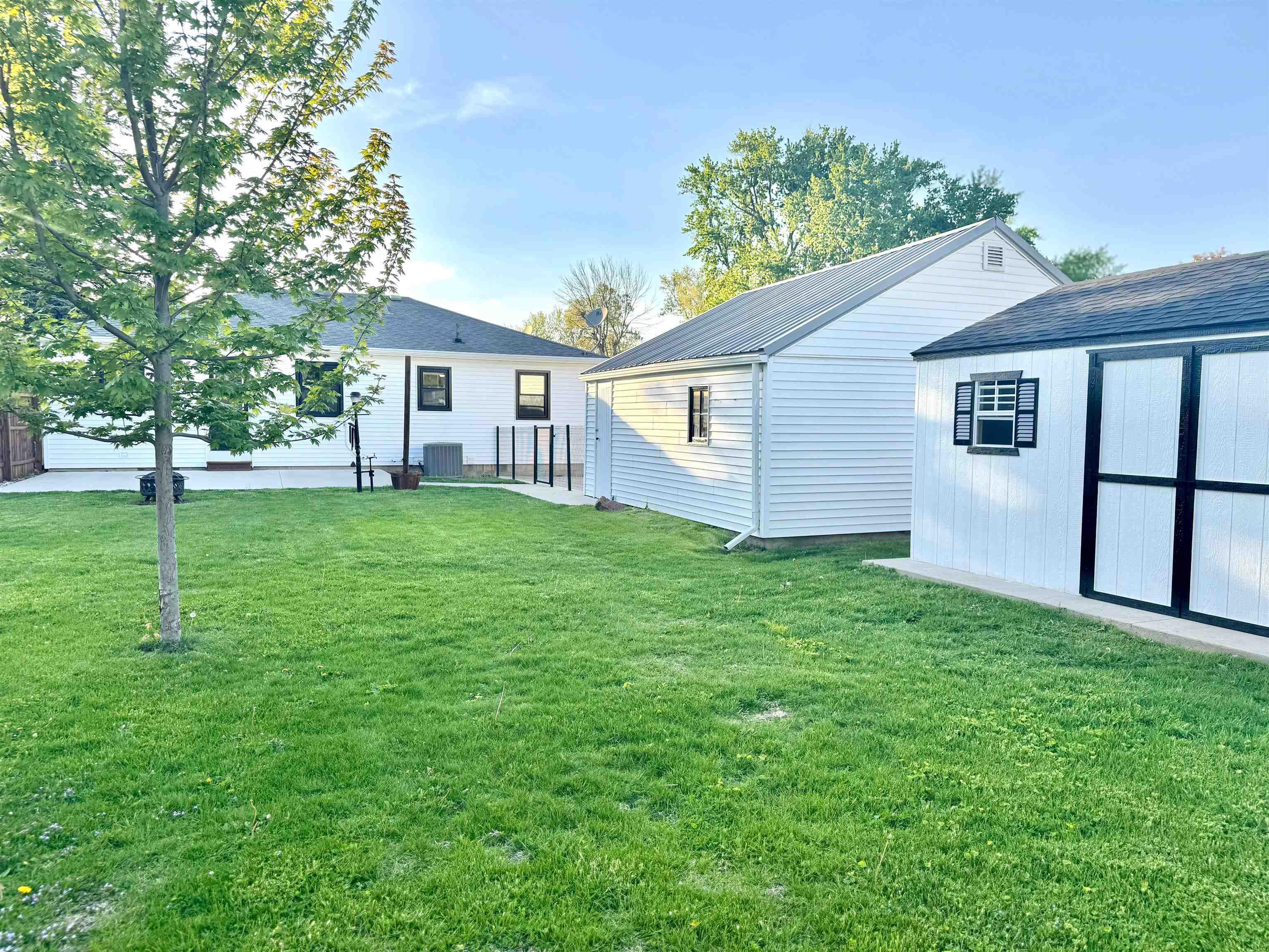 Laporte City, Iowa 50651, United States, 3 Bedrooms Bedrooms, ,2 BathroomsBathrooms,Residential,Pending,127801