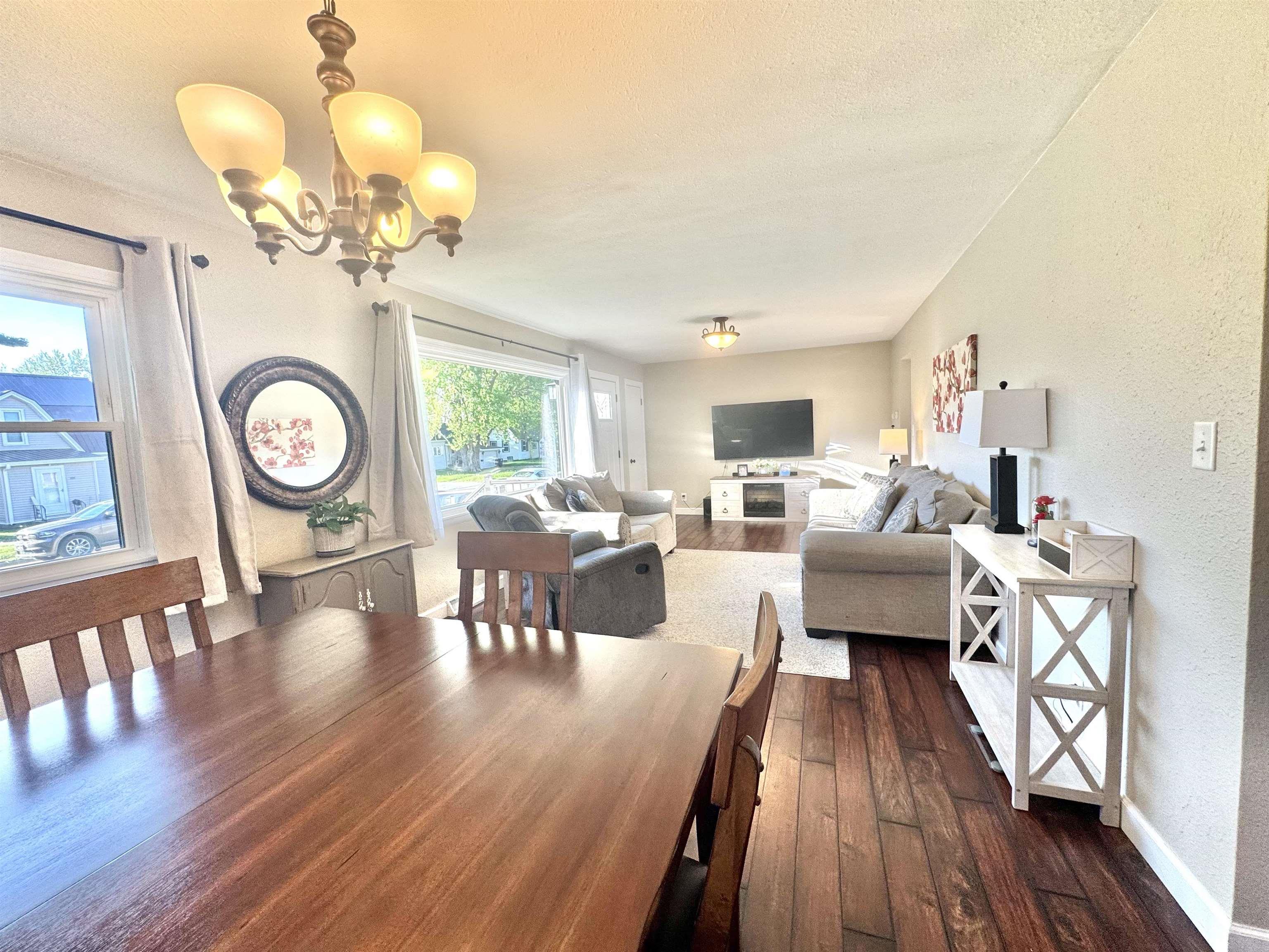 Laporte City, Iowa 50651, United States, 3 Bedrooms Bedrooms, ,2 BathroomsBathrooms,Residential,Pending,127801