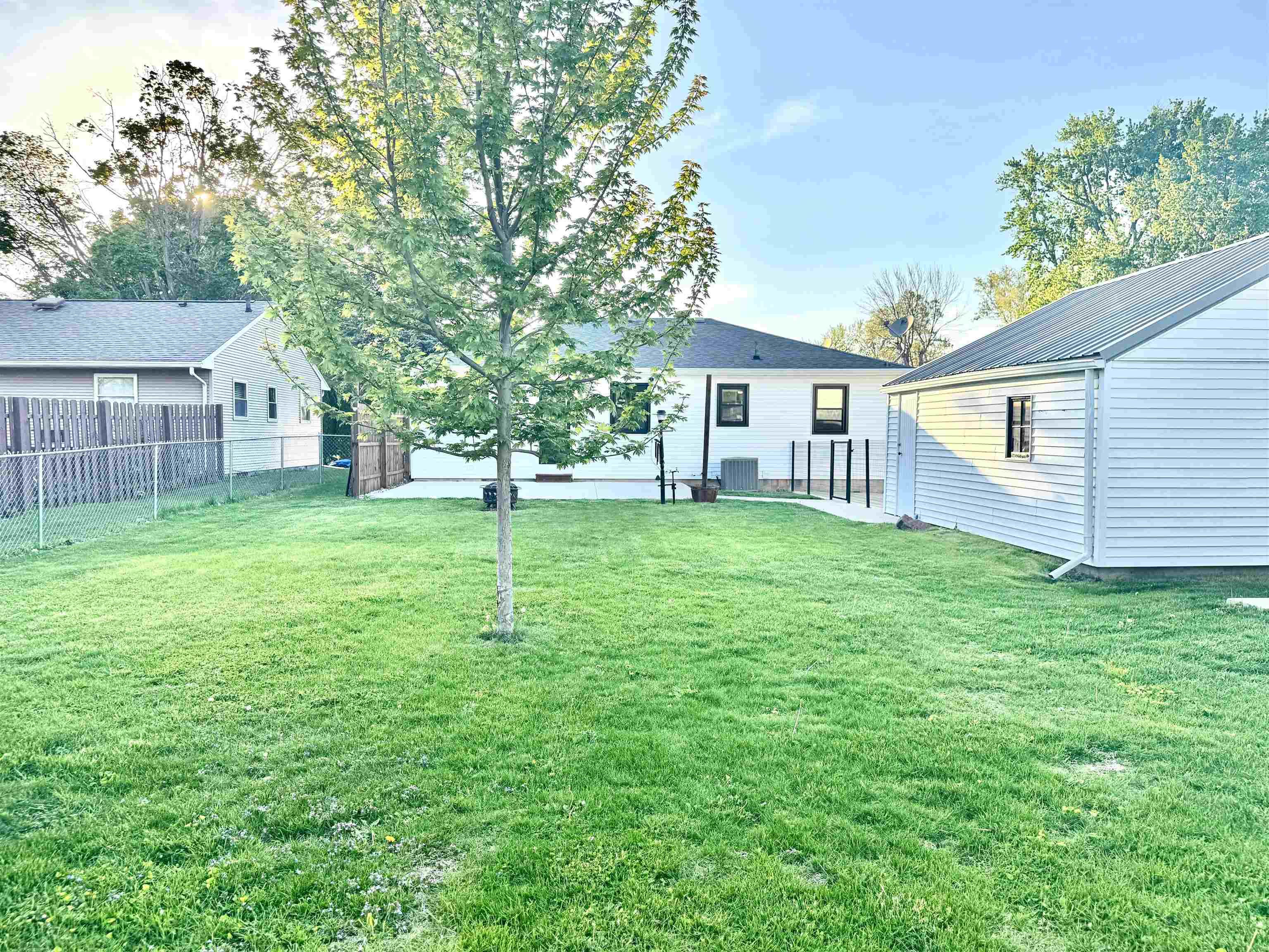 Laporte City, Iowa 50651, United States, 3 Bedrooms Bedrooms, ,2 BathroomsBathrooms,Residential,Pending,127801