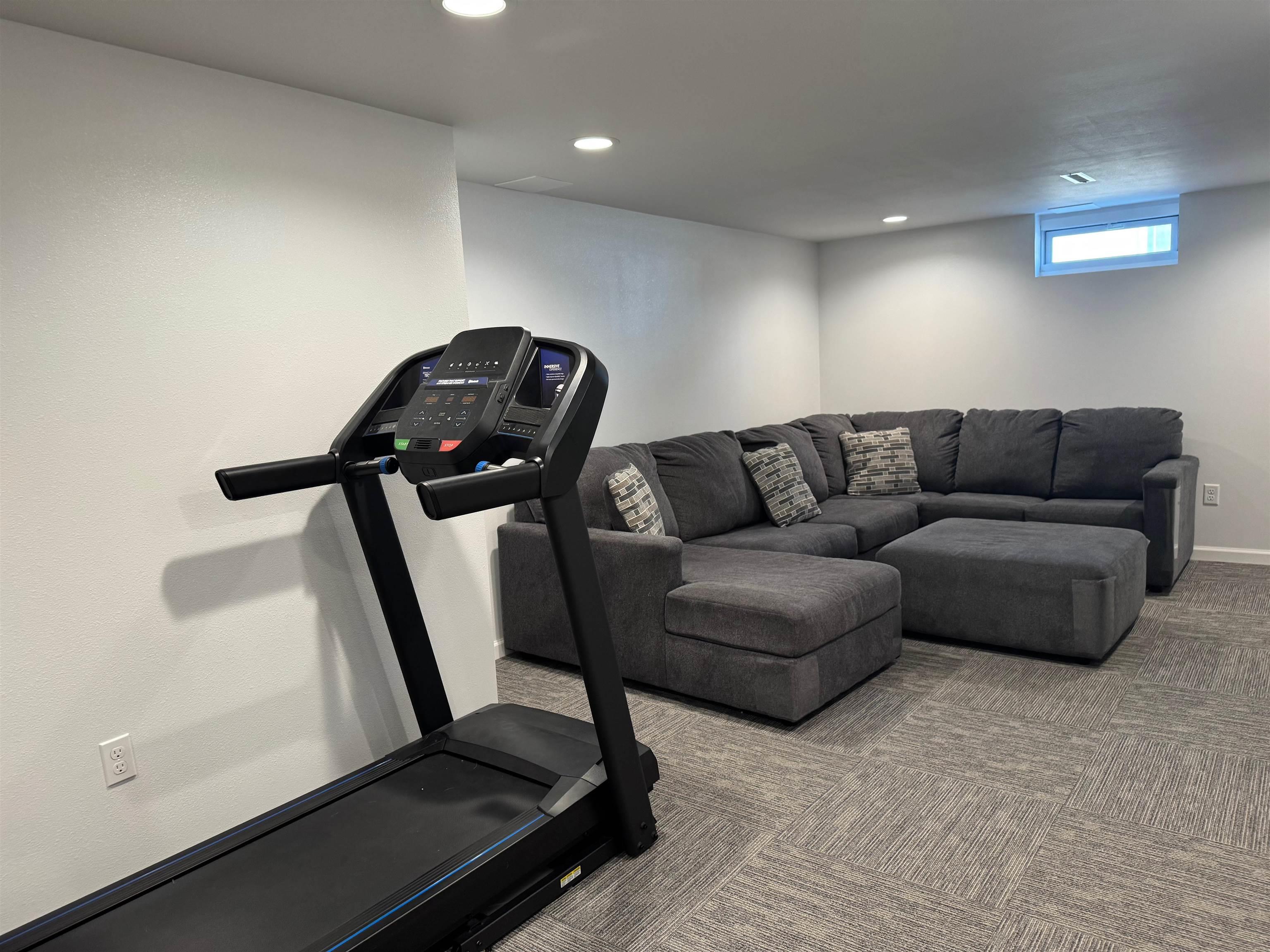 Laporte City, Iowa 50651, United States, 3 Bedrooms Bedrooms, ,2 BathroomsBathrooms,Residential,Pending,127801