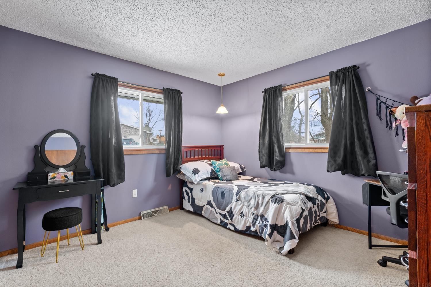 Independence, Iowa 50644, United States, 4 Bedrooms Bedrooms, ,3 BathroomsBathrooms,Residential,Active,76900