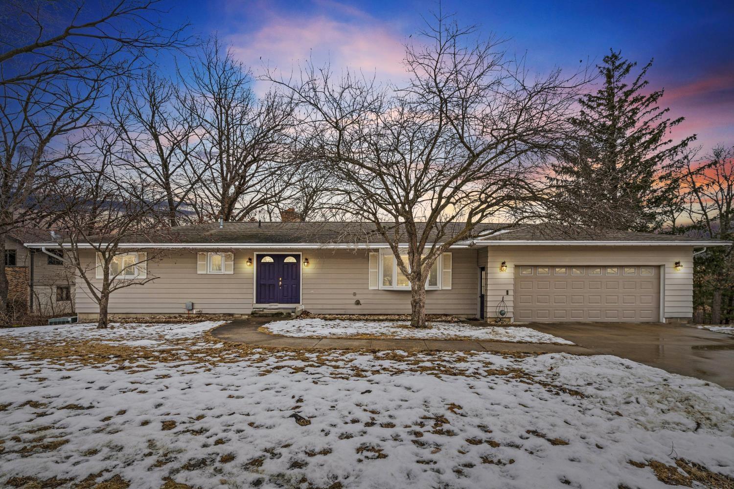 Independence, Iowa 50644, United States, 4 Bedrooms Bedrooms, ,3 BathroomsBathrooms,Residential,Active,76900