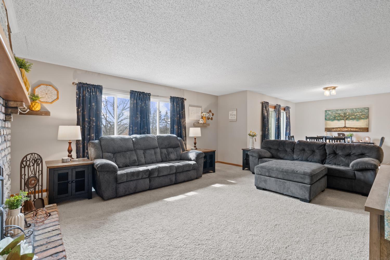 Independence, Iowa 50644, United States, 4 Bedrooms Bedrooms, ,3 BathroomsBathrooms,Residential,Active,76900