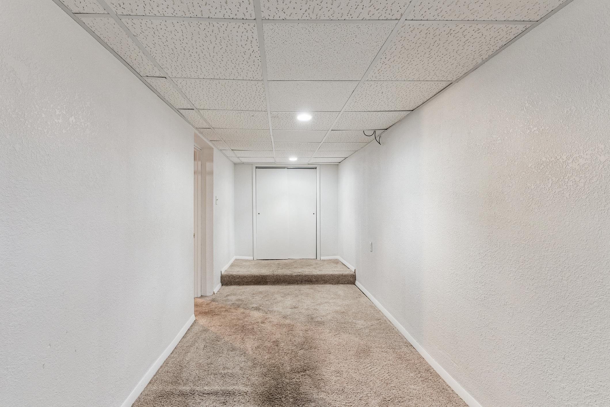 Waterloo, Iowa 50703, United States, 2 Bedrooms Bedrooms, ,1 BathroomBathrooms,Residential,Active,247048