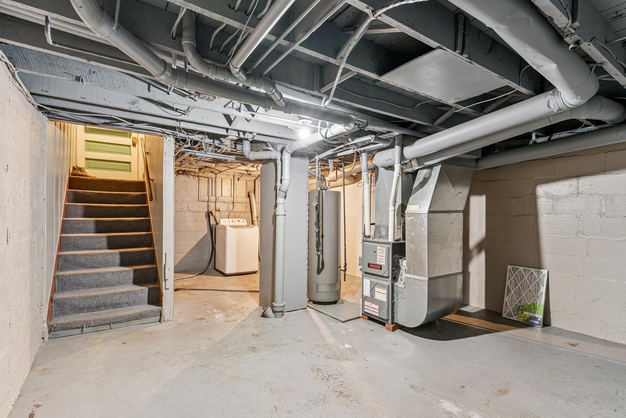 Waterloo, Iowa 50703, United States, 2 Bedrooms Bedrooms, ,1 BathroomBathrooms,Residential,Active,247048