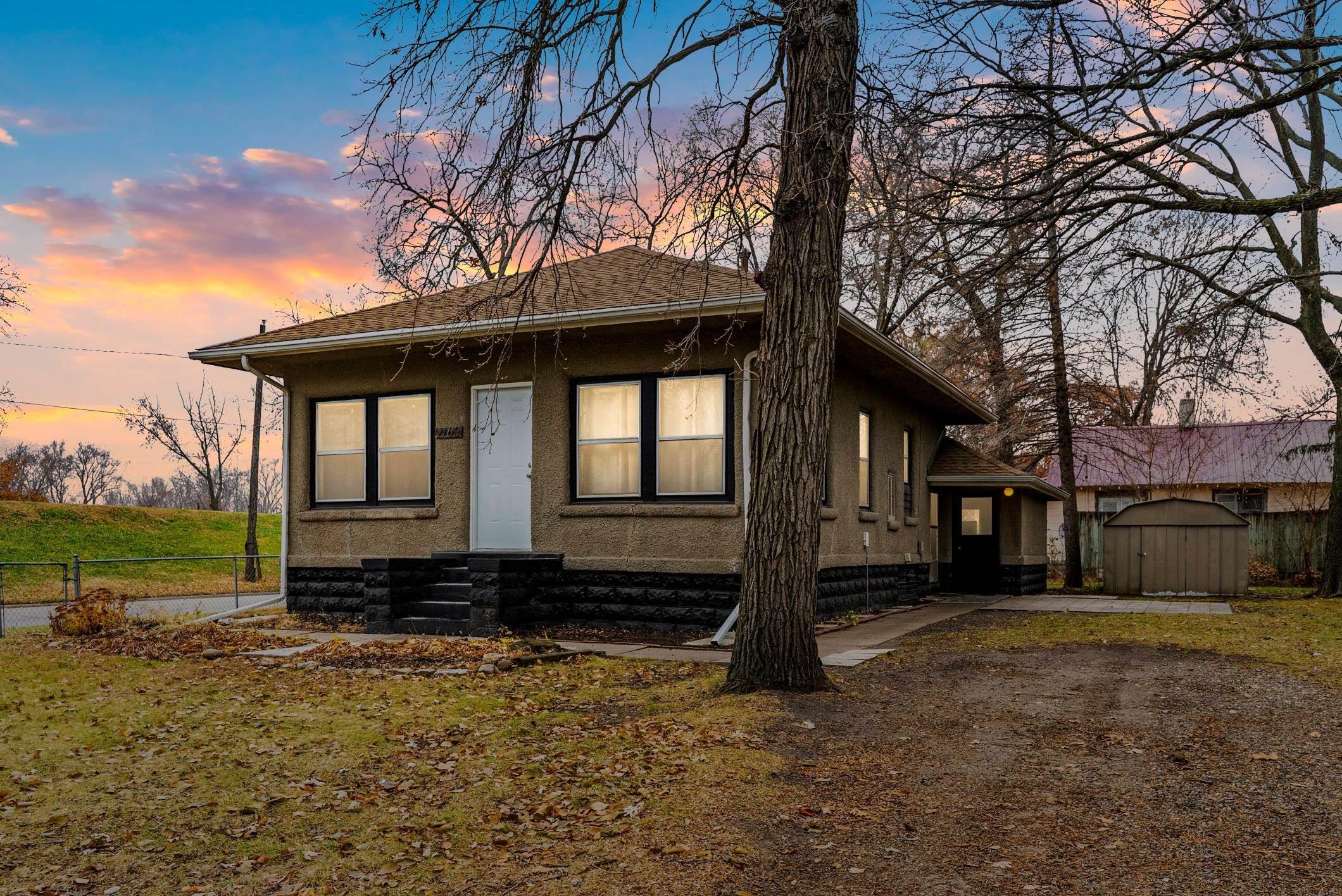 Waterloo, Iowa 50703, United States, 2 Bedrooms Bedrooms, ,1 BathroomBathrooms,Residential,Active,247048