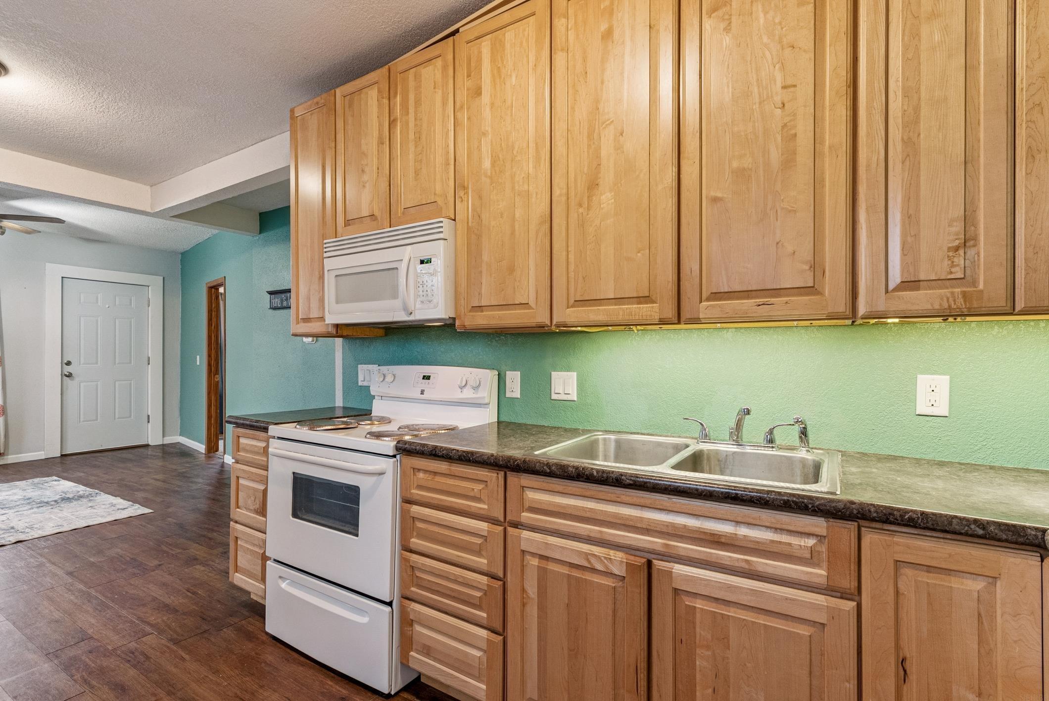 Waterloo, Iowa 50703, United States, 2 Bedrooms Bedrooms, ,1 BathroomBathrooms,Residential,Active,247048