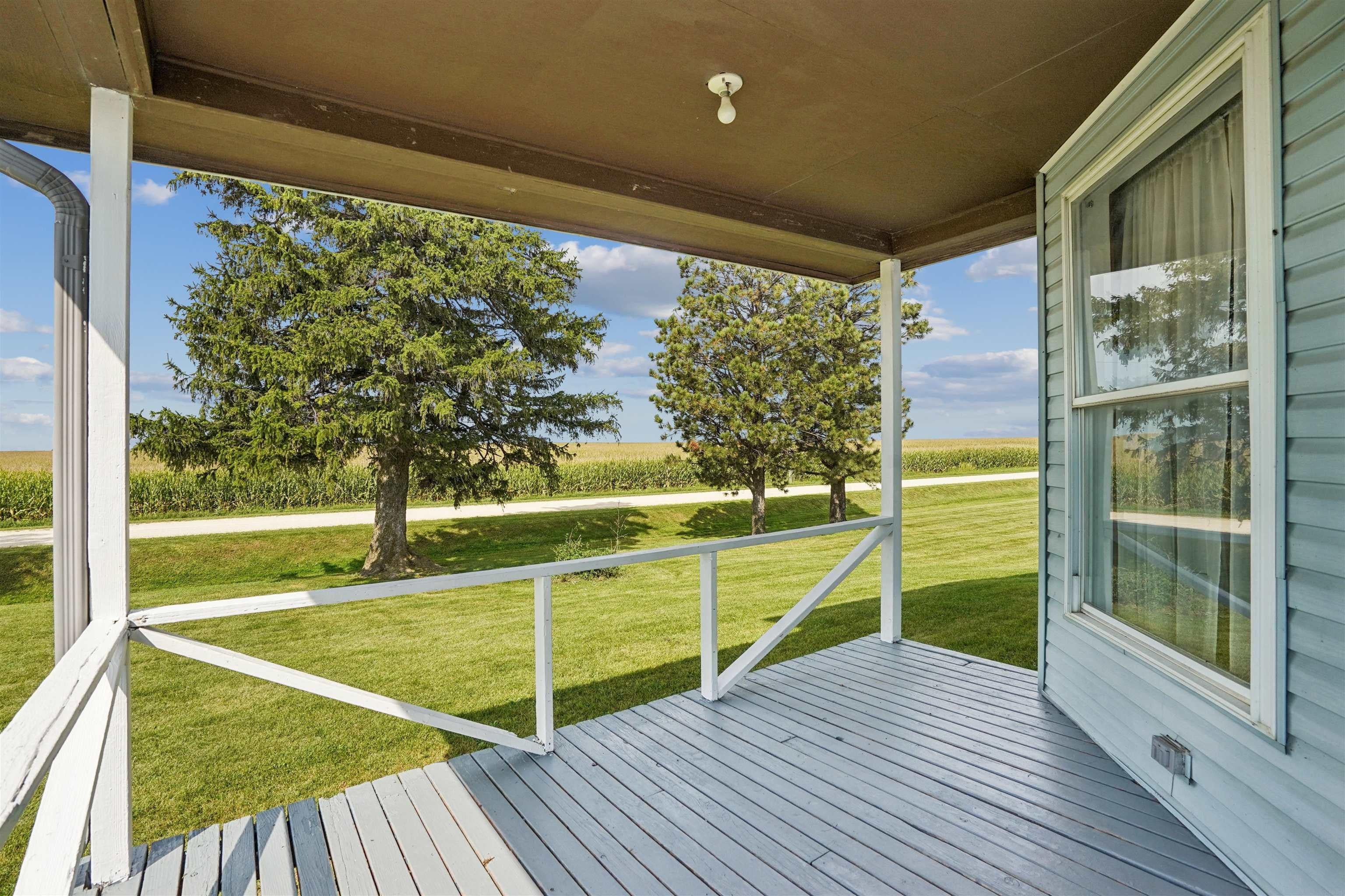 1528 Lawrence Avenue - Photo 3