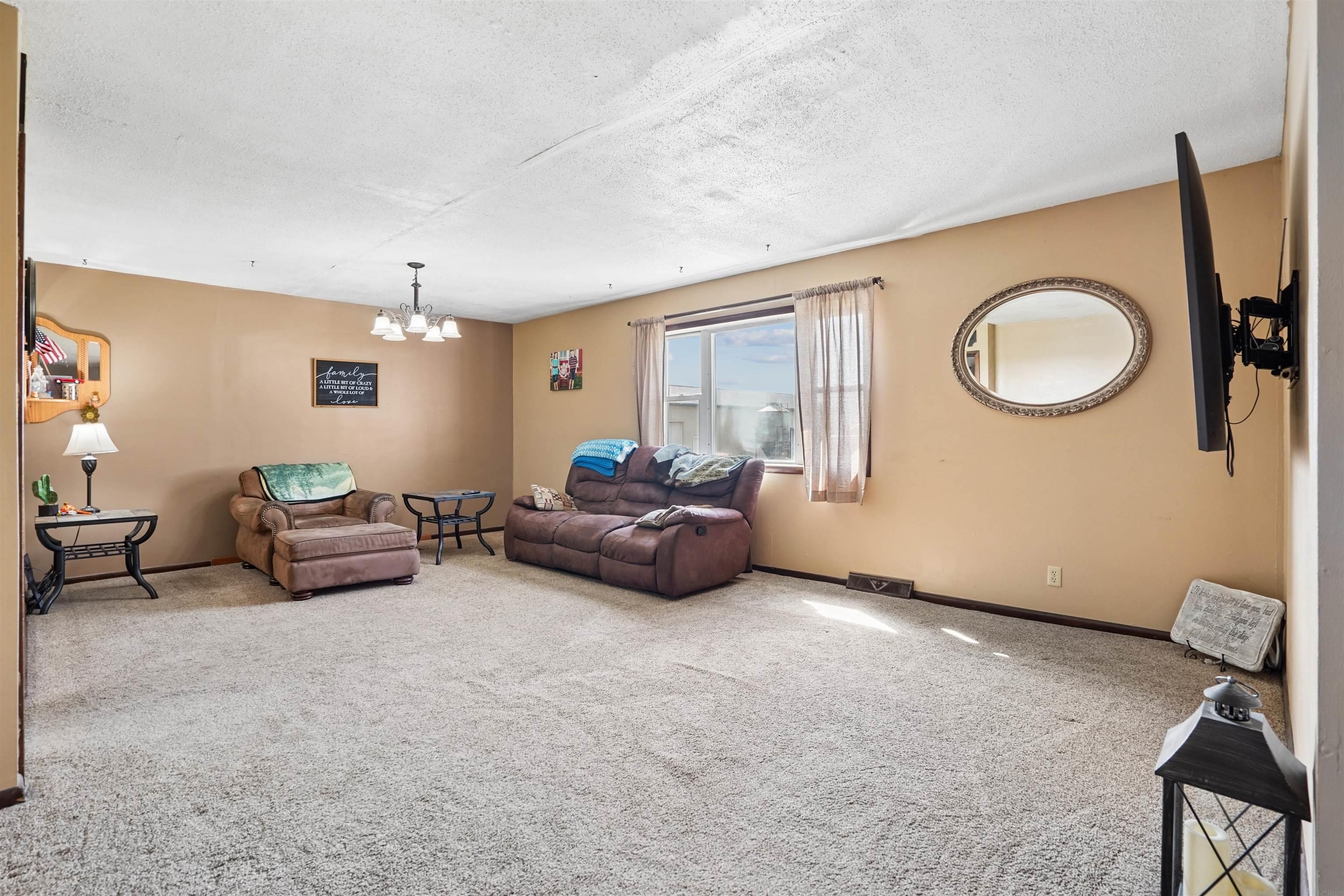 1528 Lawrence Avenue - Photo 4