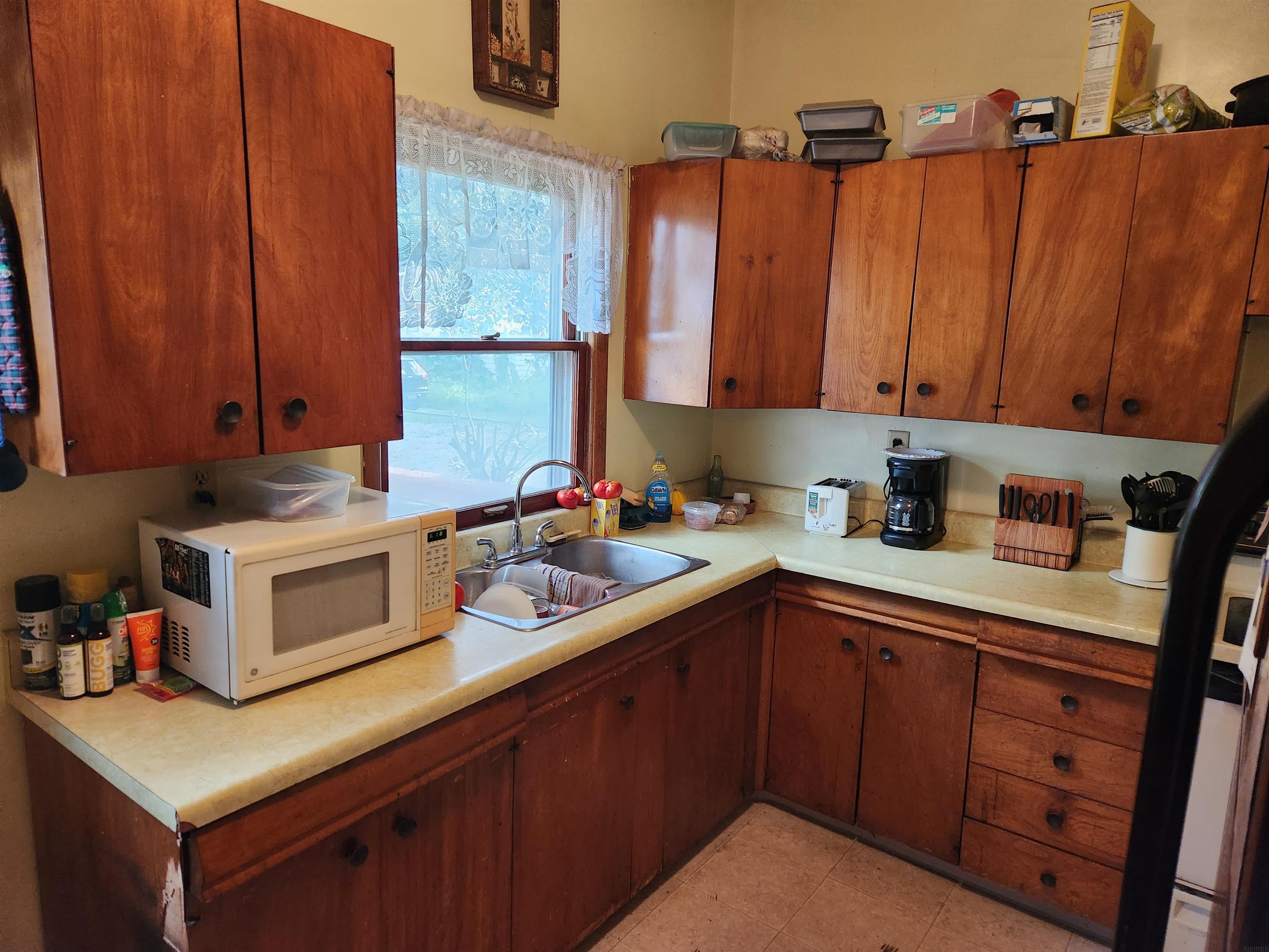 Waterloo, Iowa 50701, United States, 3 Bedrooms Bedrooms, ,1 BathroomBathrooms,Residential,Pending,185830