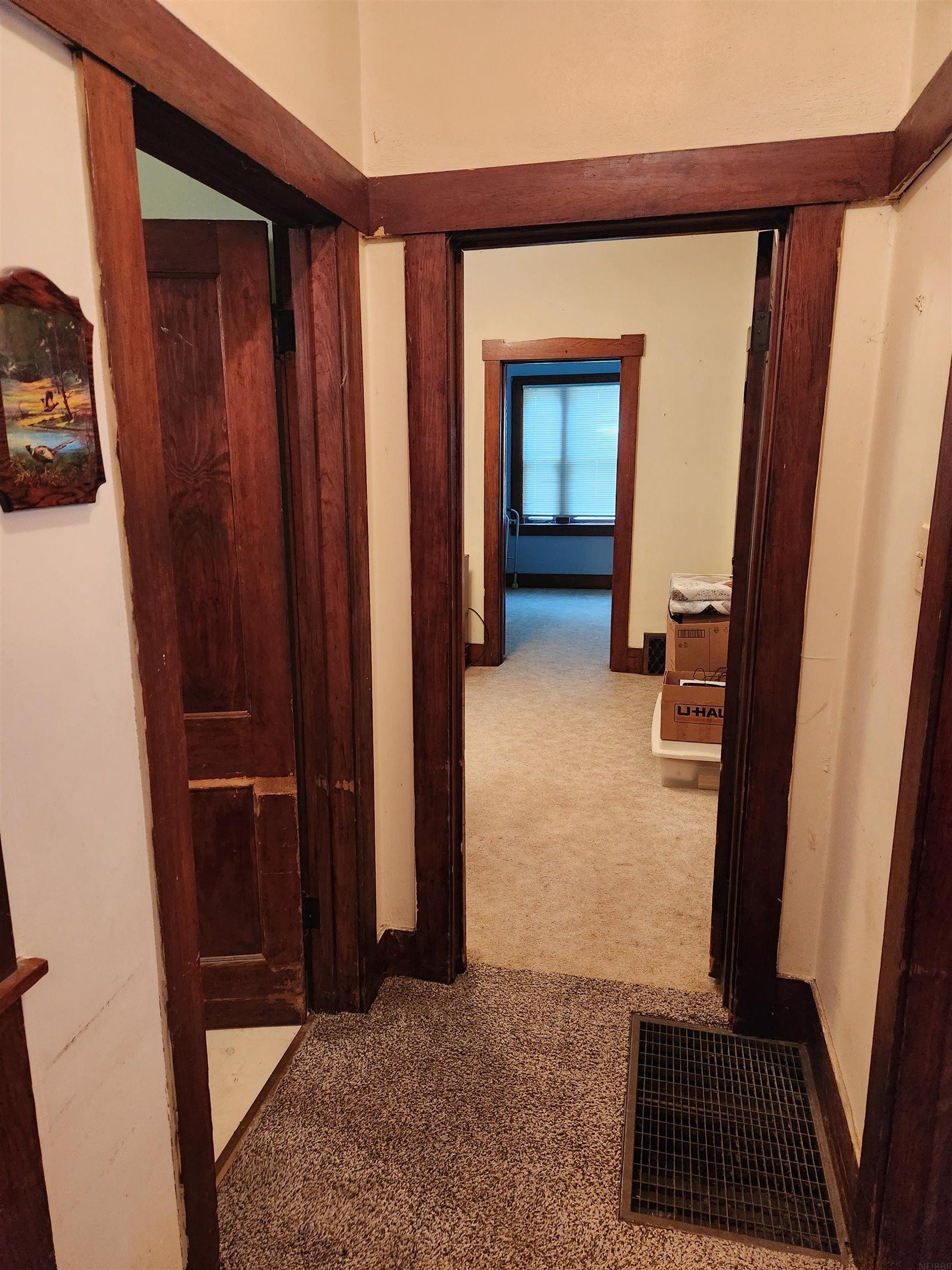 Waterloo, Iowa 50701, United States, 3 Bedrooms Bedrooms, ,1 BathroomBathrooms,Residential,Pending,185830