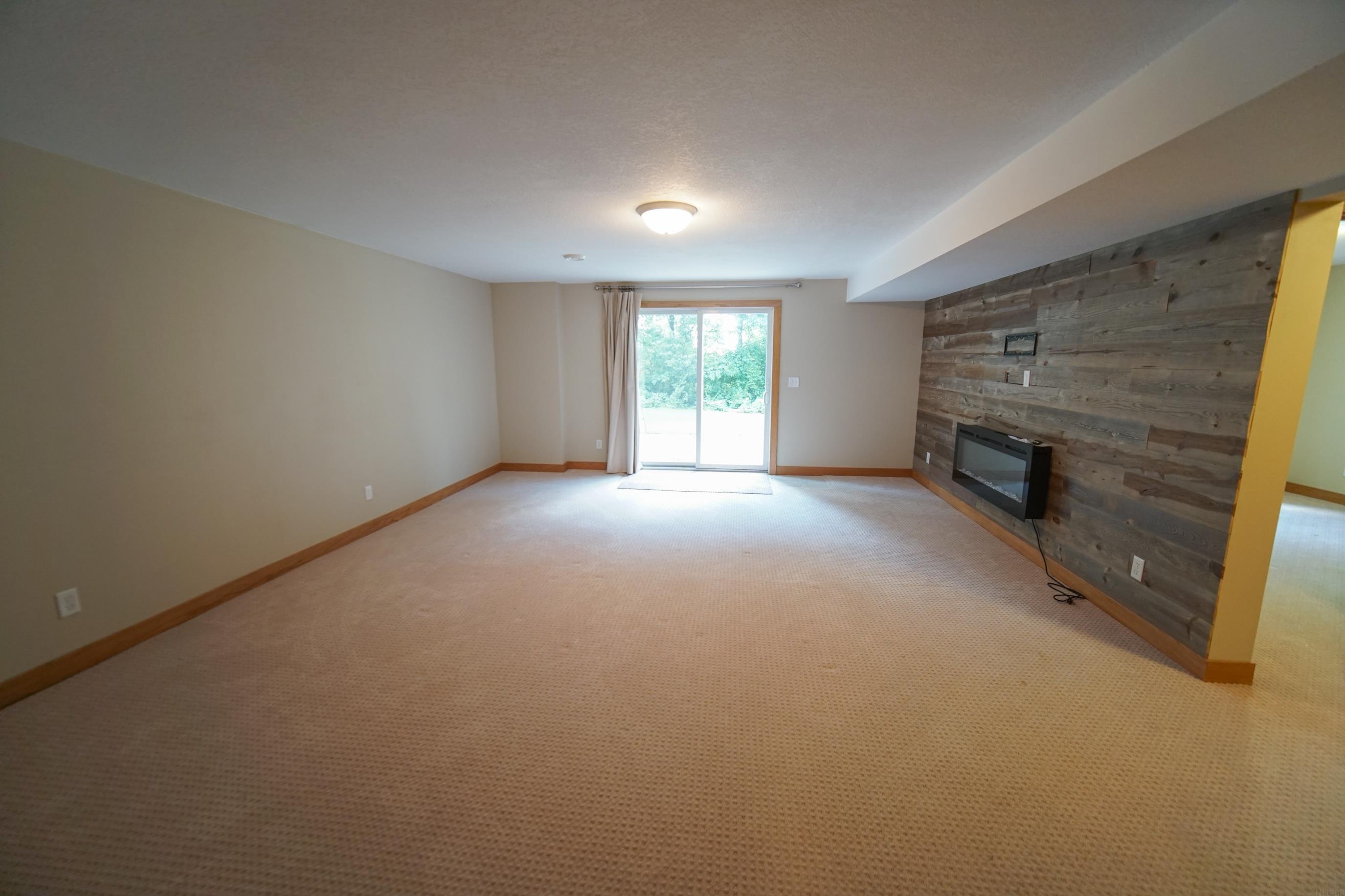 Laporte City, Iowa 50651, United States, 3 Bedrooms Bedrooms, ,2 BathroomsBathrooms,Residential,Active,199580