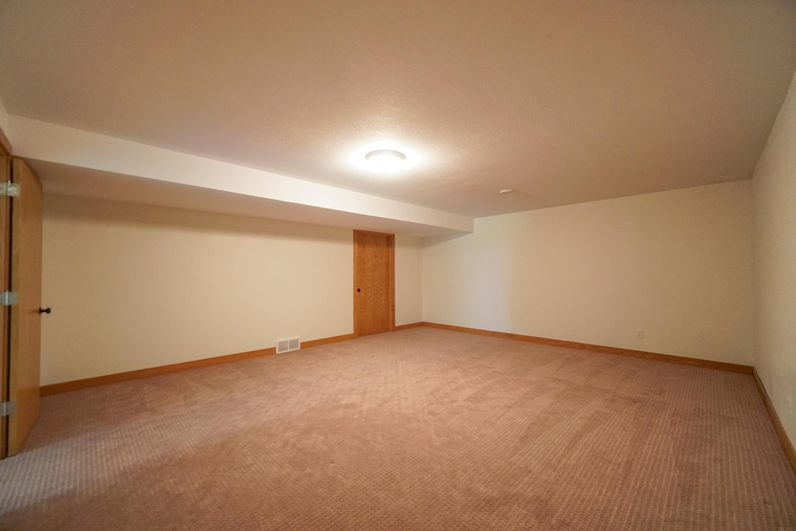 Laporte City, Iowa 50651, United States, 3 Bedrooms Bedrooms, ,2 BathroomsBathrooms,Residential,Active,199580