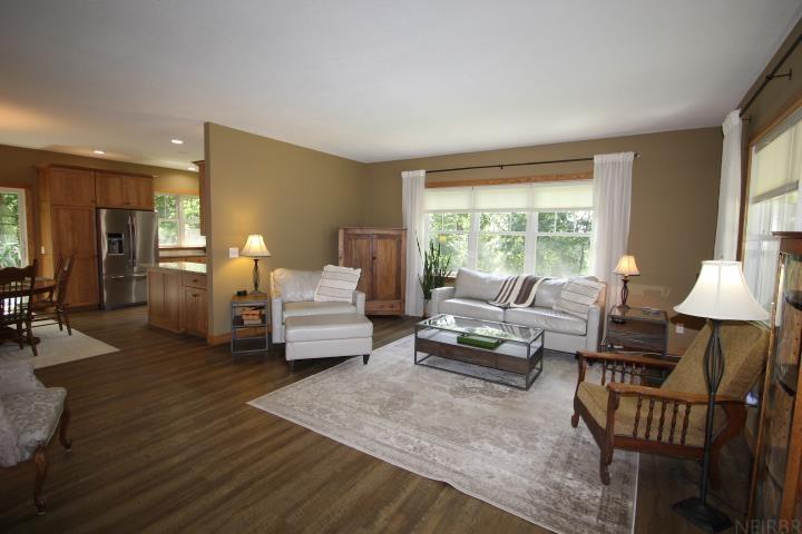 Laporte City, Iowa 50651, United States, 3 Bedrooms Bedrooms, ,2 BathroomsBathrooms,Residential,Active,199580