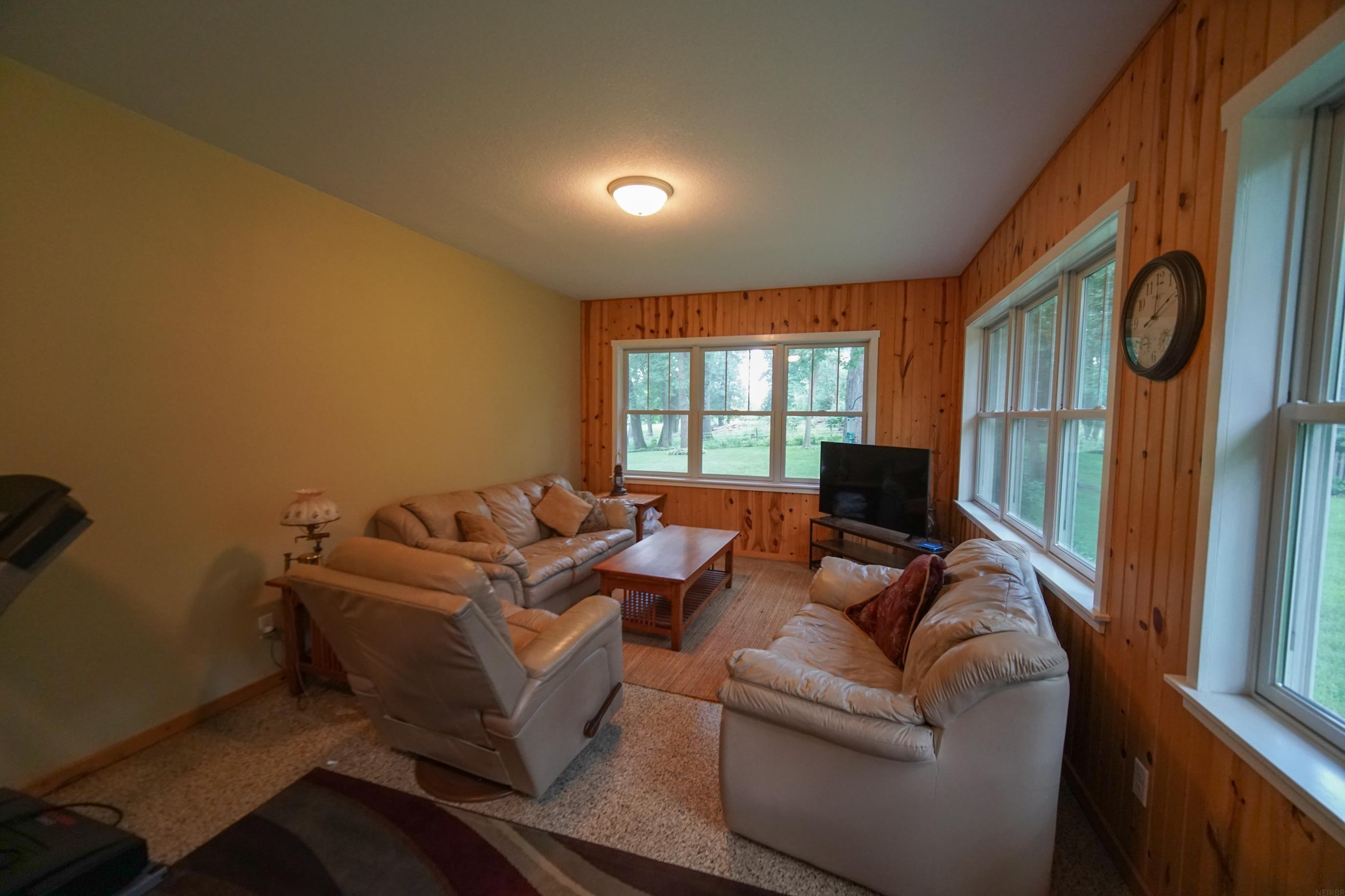 Laporte City, Iowa 50651, United States, 3 Bedrooms Bedrooms, ,2 BathroomsBathrooms,Residential,Active,199580