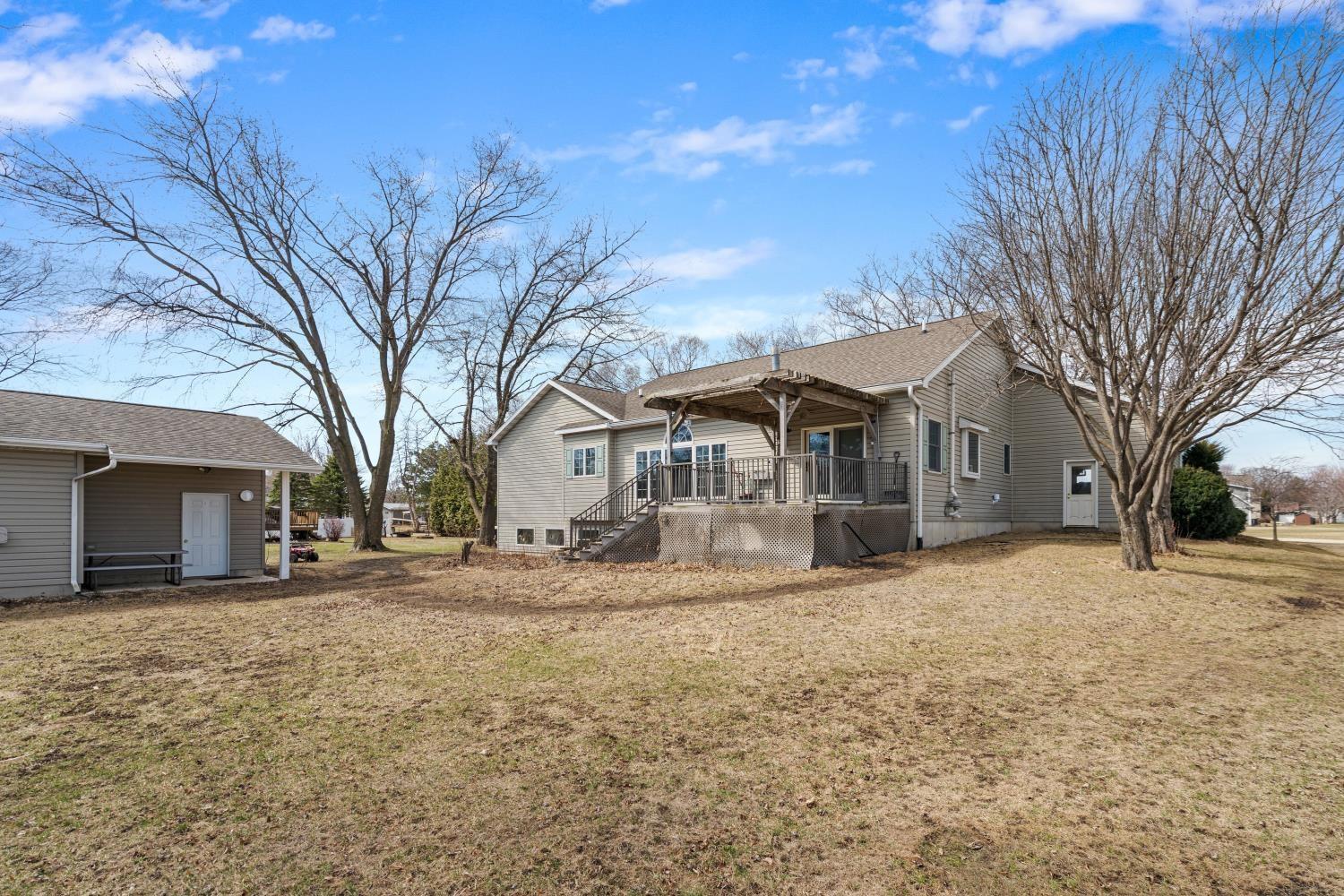 Readlyn, Iowa 50668, United States, 4 Bedrooms Bedrooms, ,4 BathroomsBathrooms,Residential,Active,95620