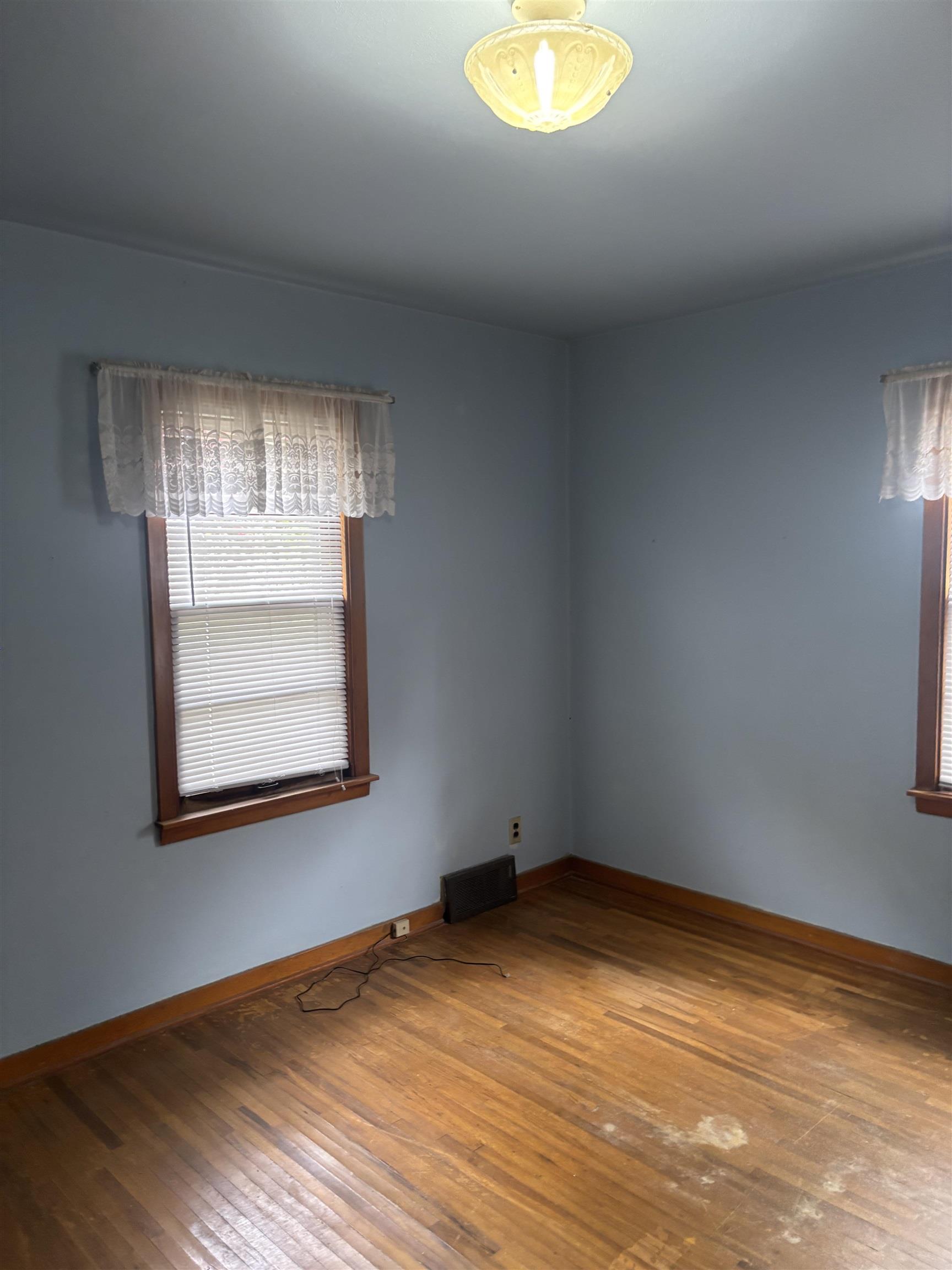 Waterloo, Iowa 50702, United States, 3 Bedrooms Bedrooms, ,1 BathroomBathrooms,Residential,Active,233287