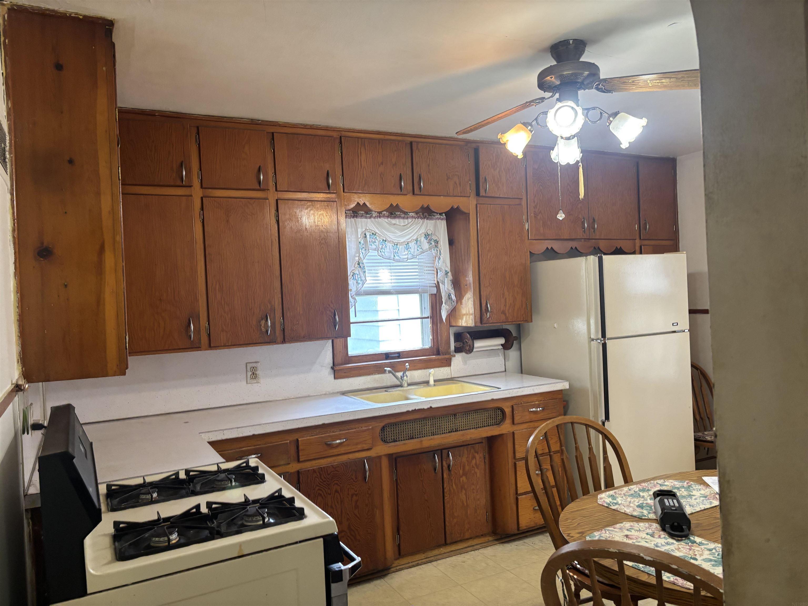 Waterloo, Iowa 50702, United States, 3 Bedrooms Bedrooms, ,1 BathroomBathrooms,Residential,Active,233287