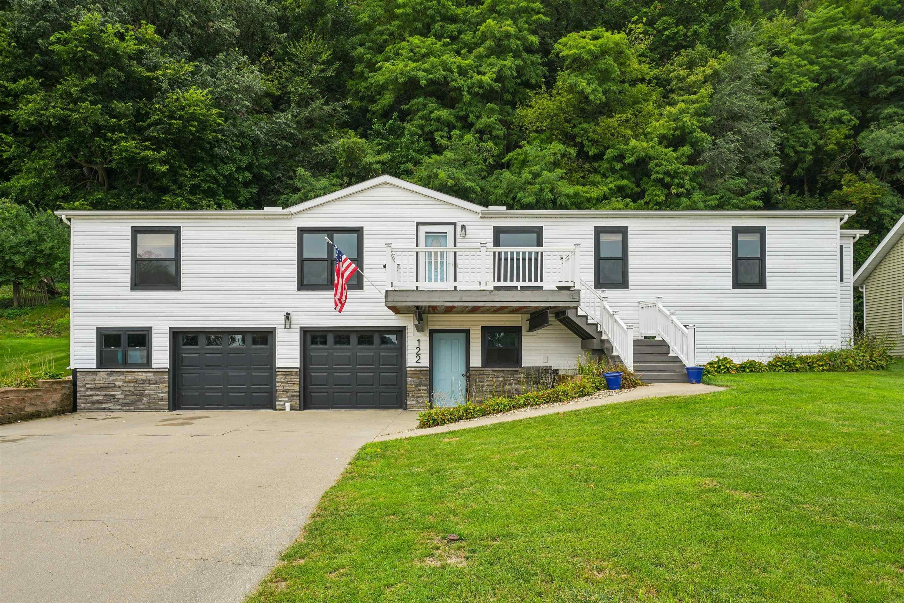 122 N Bluff Street - Photo 2