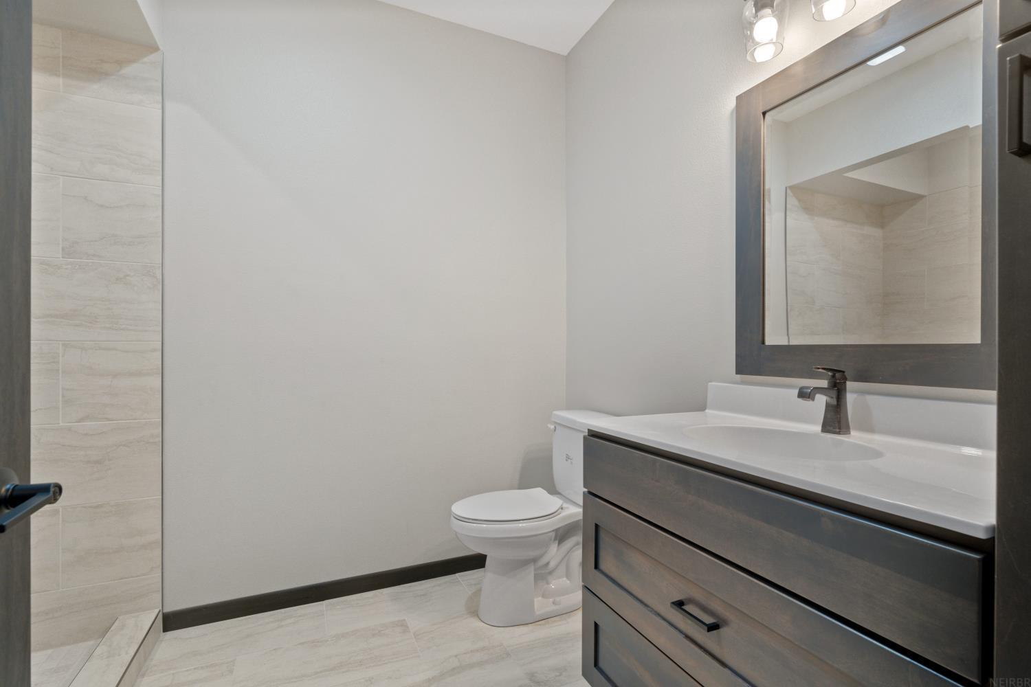 Independence, Iowa 50644, United States, 2 Bedrooms Bedrooms, ,2 BathroomsBathrooms,Residential,Active,66443