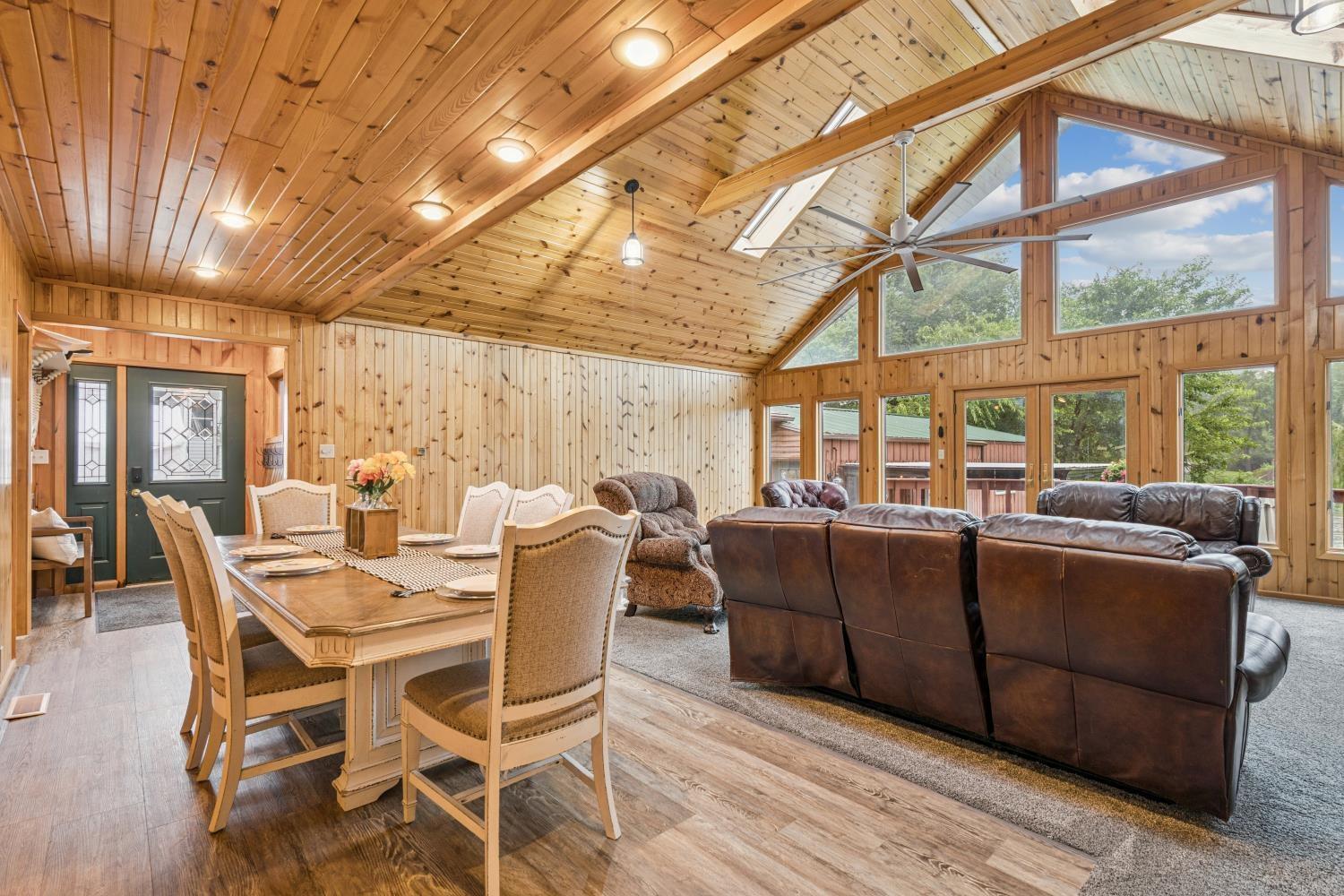 Independence, Iowa 50644, United States, 4 Bedrooms Bedrooms, ,2 BathroomsBathrooms,Residential,Active,183078