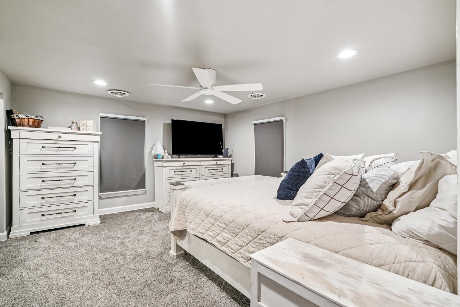 Independence, Iowa 50644, United States, 4 Bedrooms Bedrooms, ,2 BathroomsBathrooms,Residential,Active,183078