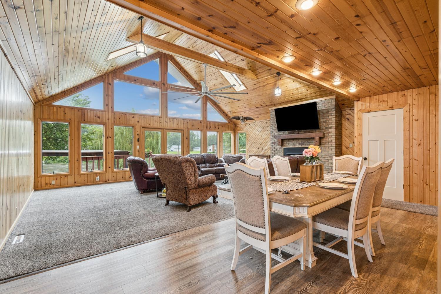 Independence, Iowa 50644, United States, 4 Bedrooms Bedrooms, ,2 BathroomsBathrooms,Residential,Active,183078