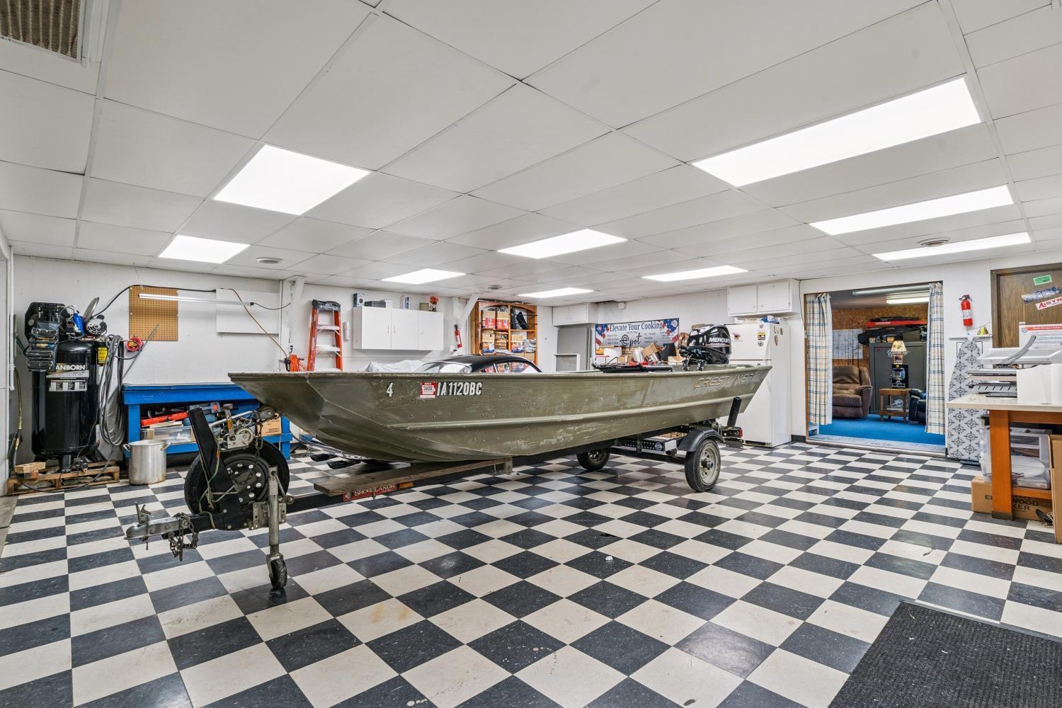 Independence, Iowa 50644, United States, 4 Bedrooms Bedrooms, ,2 BathroomsBathrooms,Residential,Active,183078