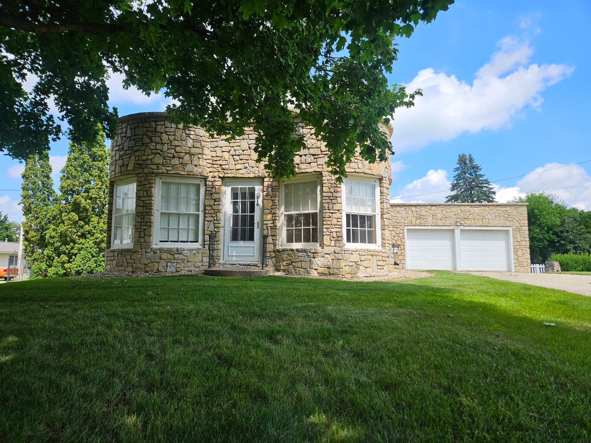 210 Park St. - Photo 4