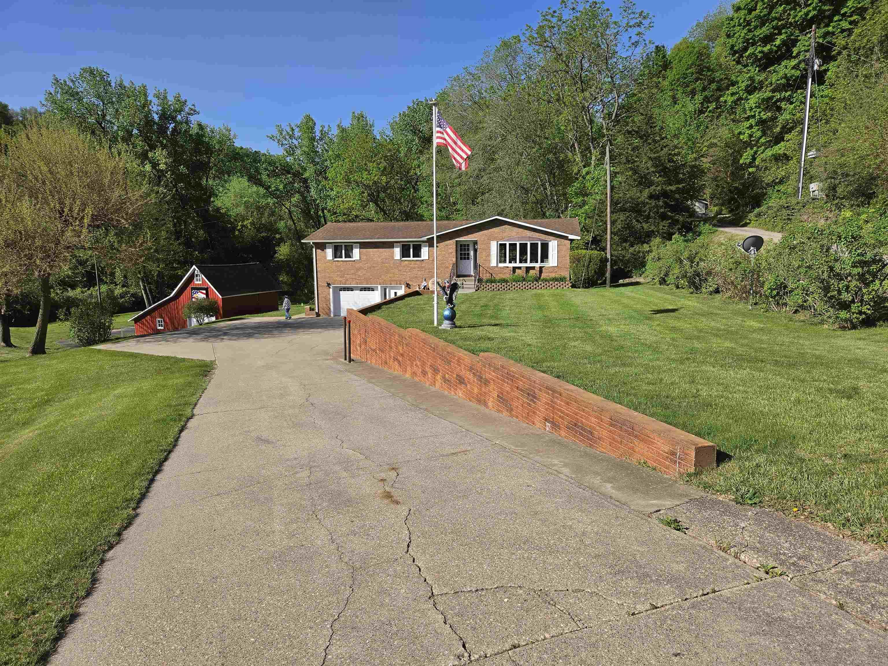 Photo 1 of 25 — 32387 Highway 52, Guttenberg, IA 52052