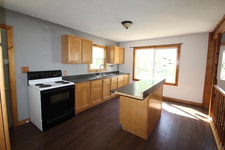 New Hartford, Iowa 50660, United States, 4 Bedrooms Bedrooms, ,2 BathroomsBathrooms,Residential,Active,130174