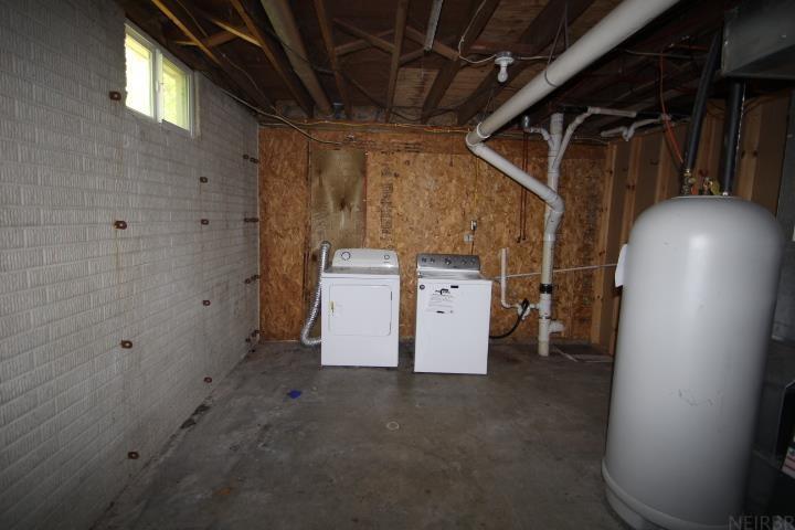 New Hartford, Iowa 50660, United States, 4 Bedrooms Bedrooms, ,2 BathroomsBathrooms,Residential,Active,130174