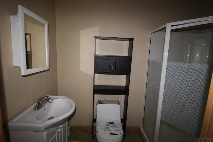 New Hartford, Iowa 50660, United States, 4 Bedrooms Bedrooms, ,2 BathroomsBathrooms,Residential,Active,130174