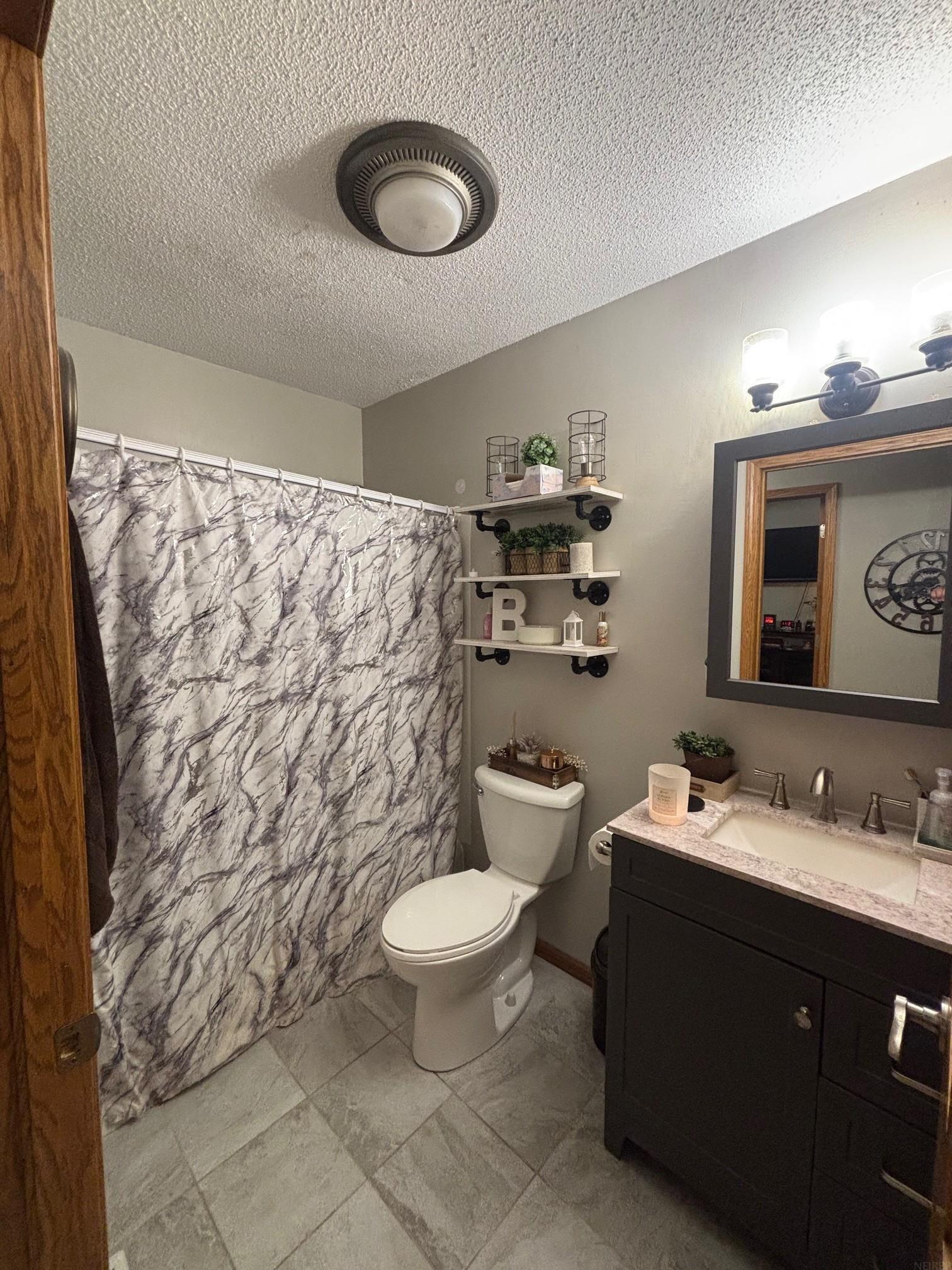 Independence, Iowa 50644, United States, 4 Bedrooms Bedrooms, ,2 BathroomsBathrooms,Residential,Active,174384