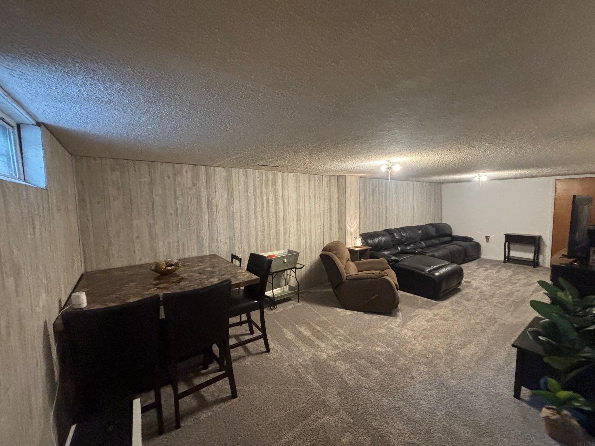 Independence, Iowa 50644, United States, 4 Bedrooms Bedrooms, ,2 BathroomsBathrooms,Residential,Active,174384