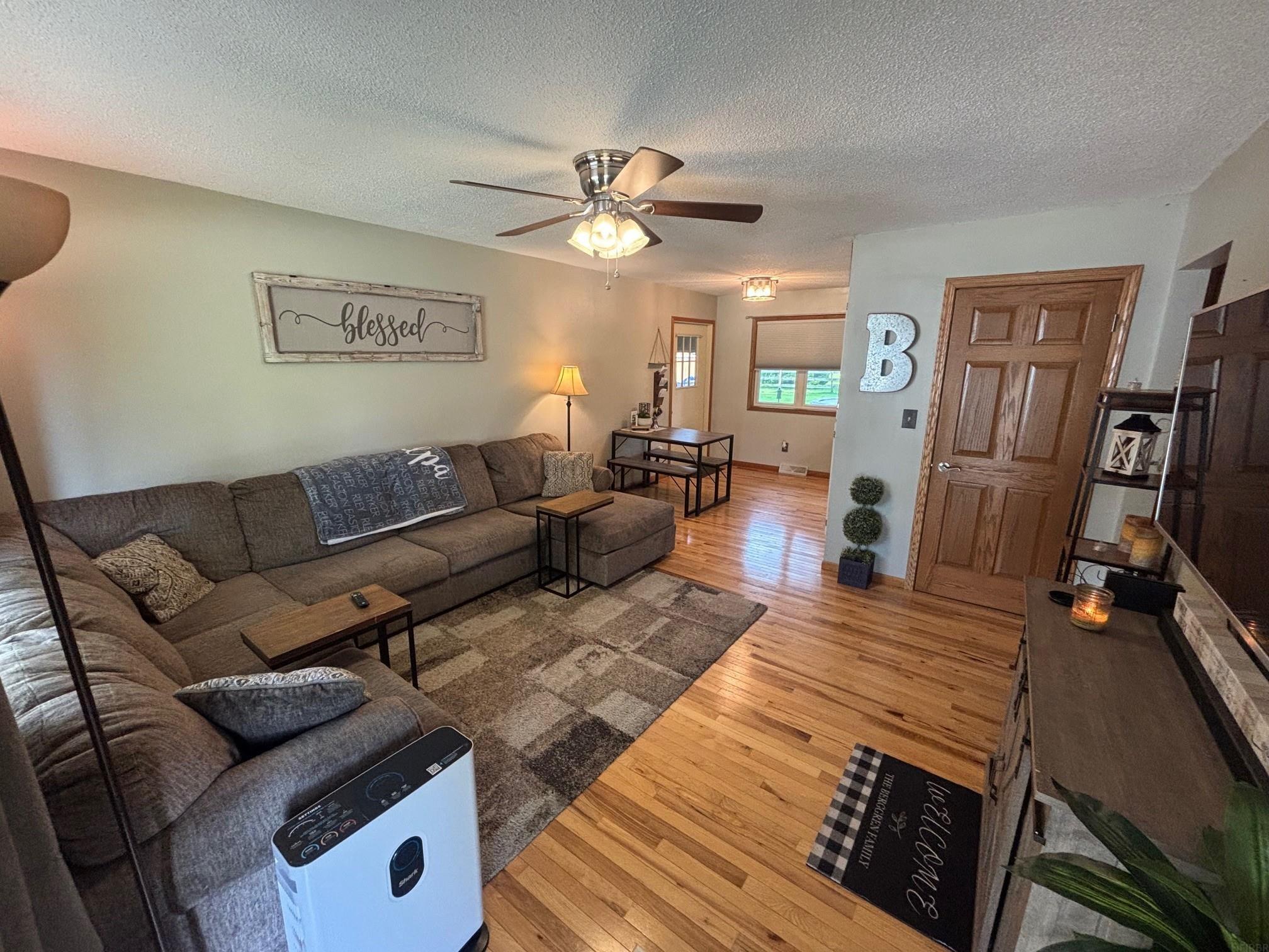 Independence, Iowa 50644, United States, 4 Bedrooms Bedrooms, ,2 BathroomsBathrooms,Residential,Active,174384