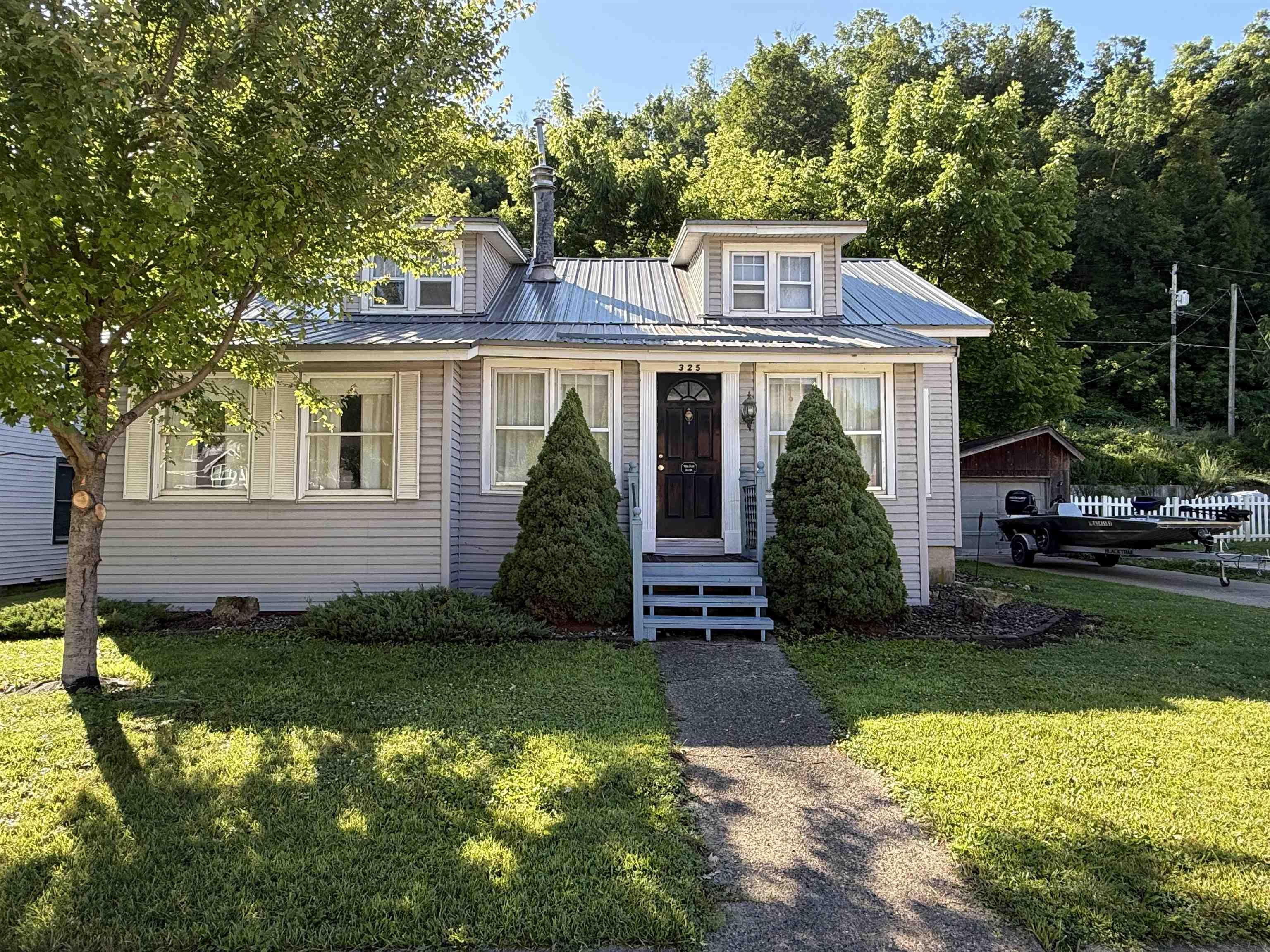 325 Main Street - Photo 3