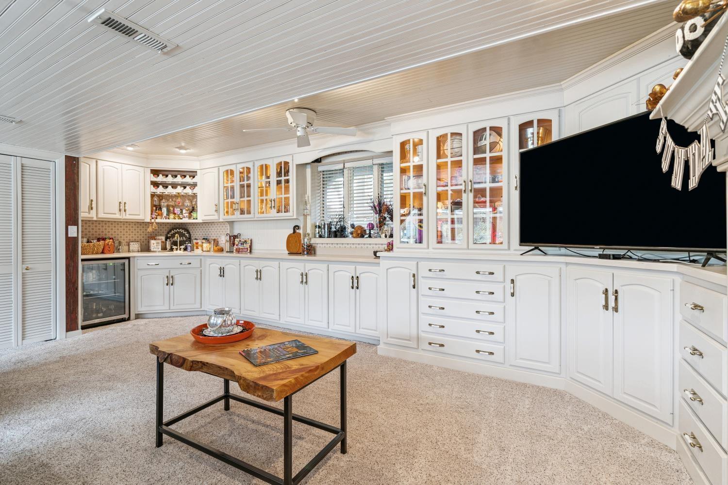 Independence, Iowa 50644, United States, 3 Bedrooms Bedrooms, ,3 BathroomsBathrooms,Residential,Active,237981