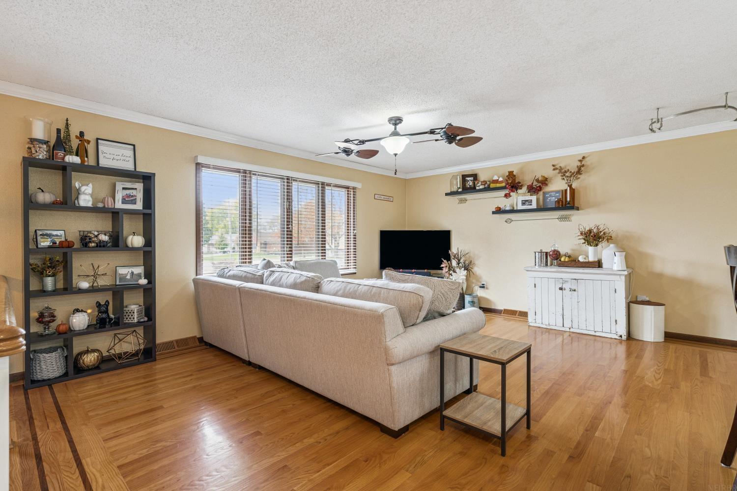 Independence, Iowa 50644, United States, 3 Bedrooms Bedrooms, ,3 BathroomsBathrooms,Residential,Active,237981