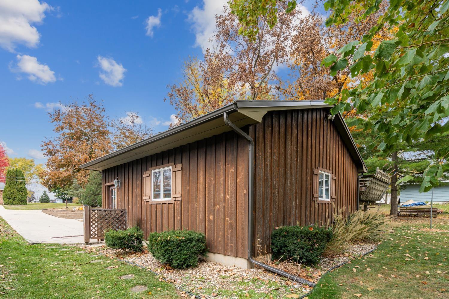 Independence, Iowa 50644, United States, 3 Bedrooms Bedrooms, ,3 BathroomsBathrooms,Residential,Active,237981