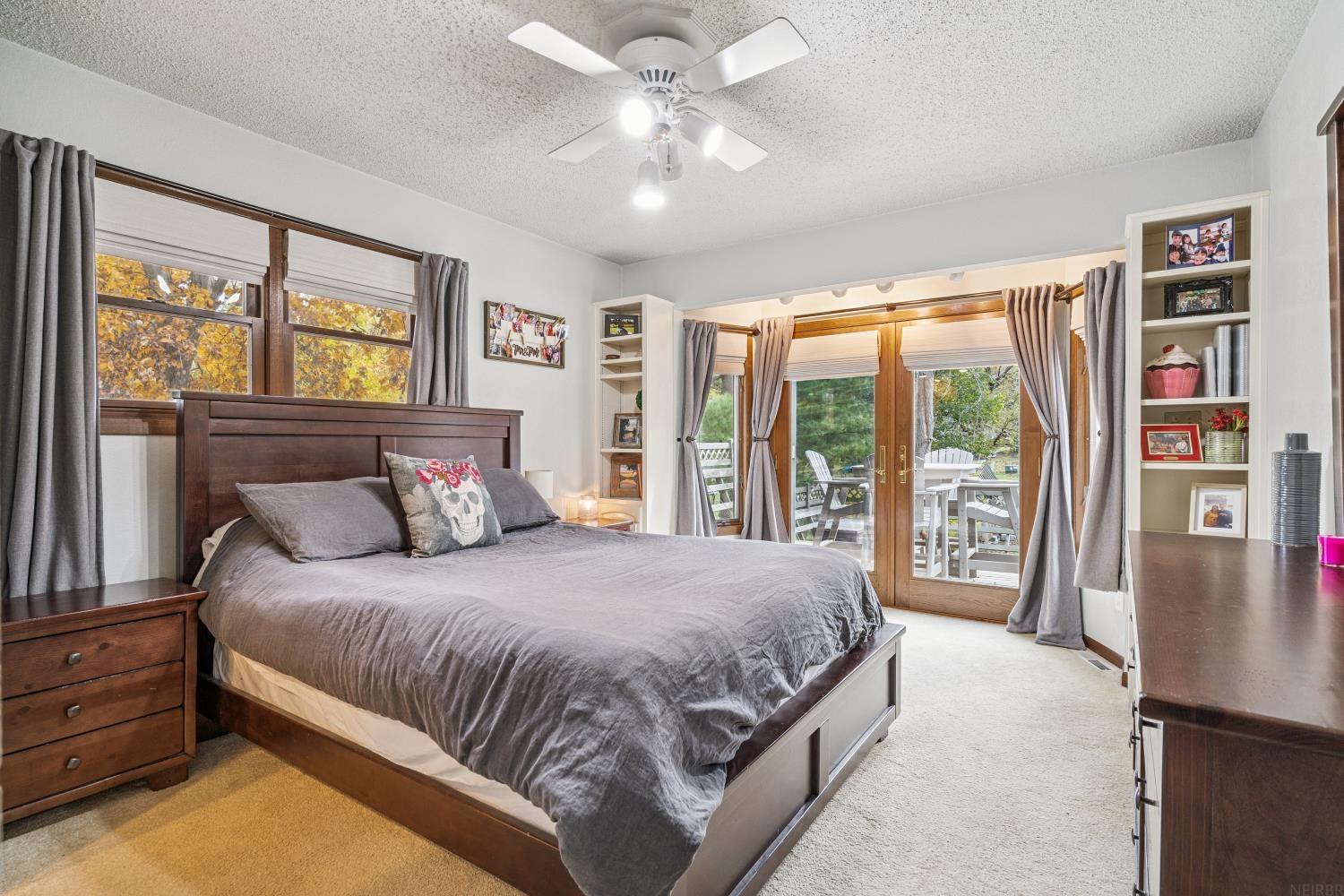 Independence, Iowa 50644, United States, 3 Bedrooms Bedrooms, ,3 BathroomsBathrooms,Residential,Active,237981