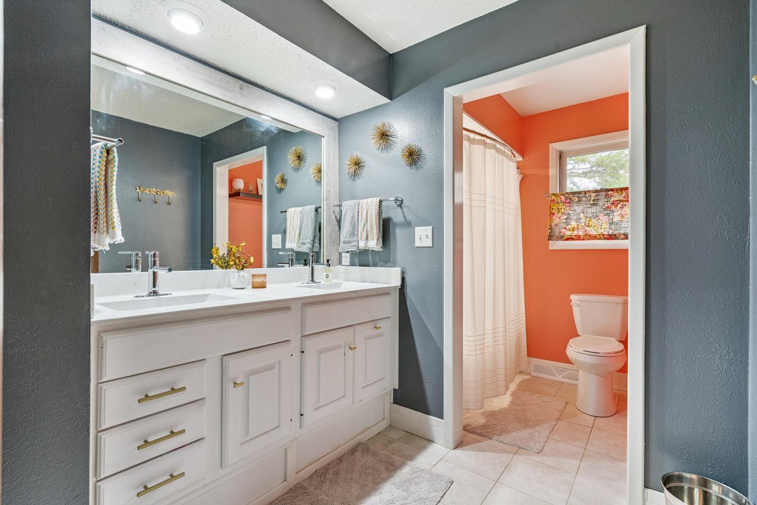 Independence, Iowa 50644, United States, 3 Bedrooms Bedrooms, ,3 BathroomsBathrooms,Residential,Active,237981