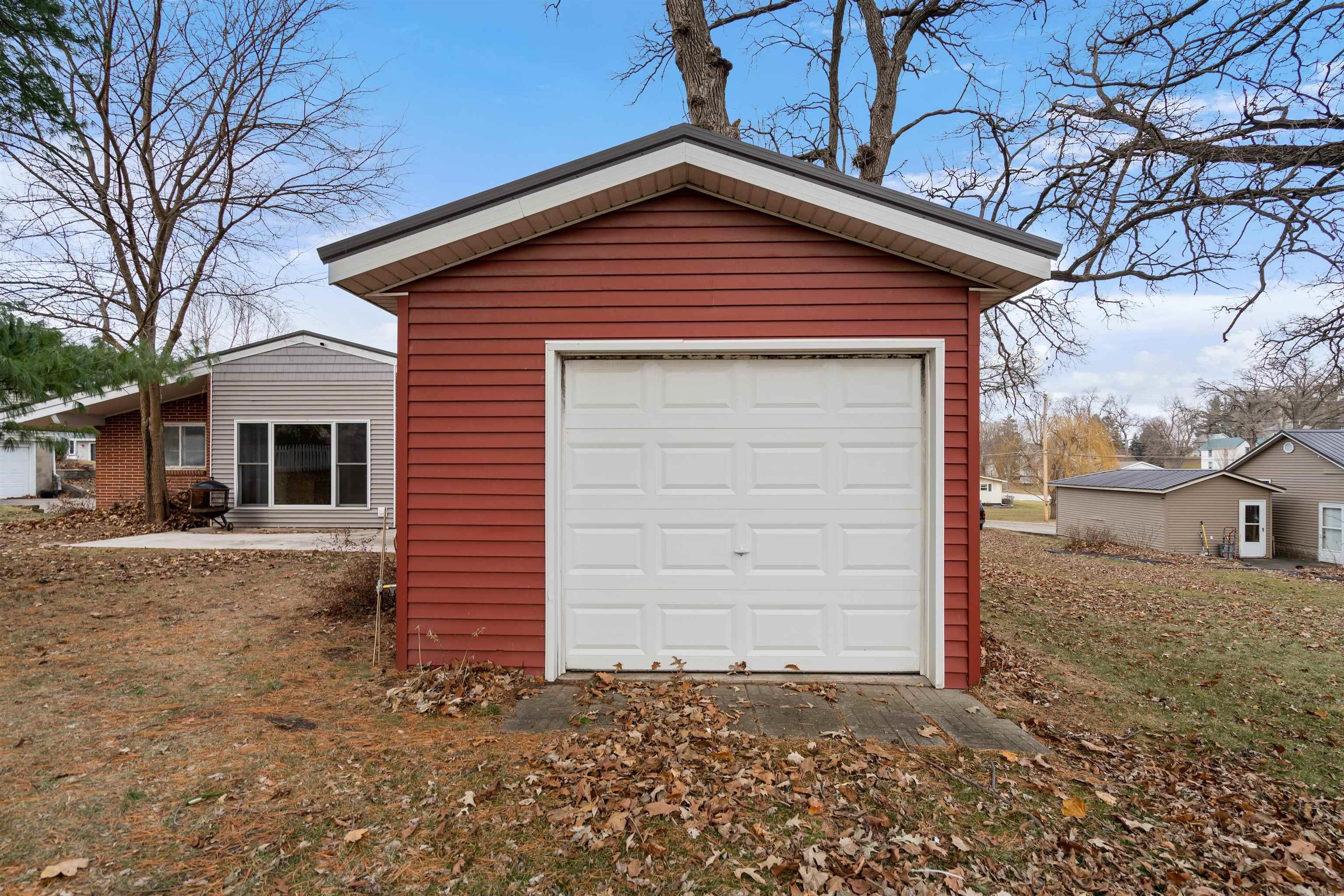 Traer, Iowa 50675, United States, 2 Bedrooms Bedrooms, ,1 BathroomBathrooms,Residential,Pending,20597