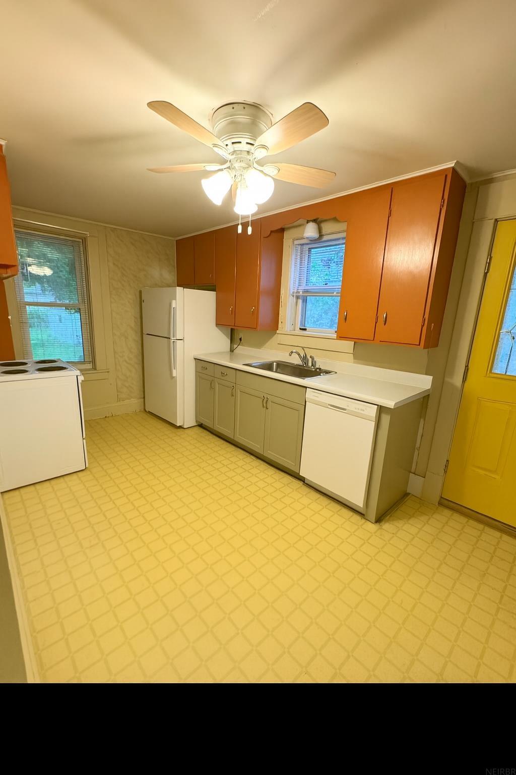210 Park Avenue - Photo 4