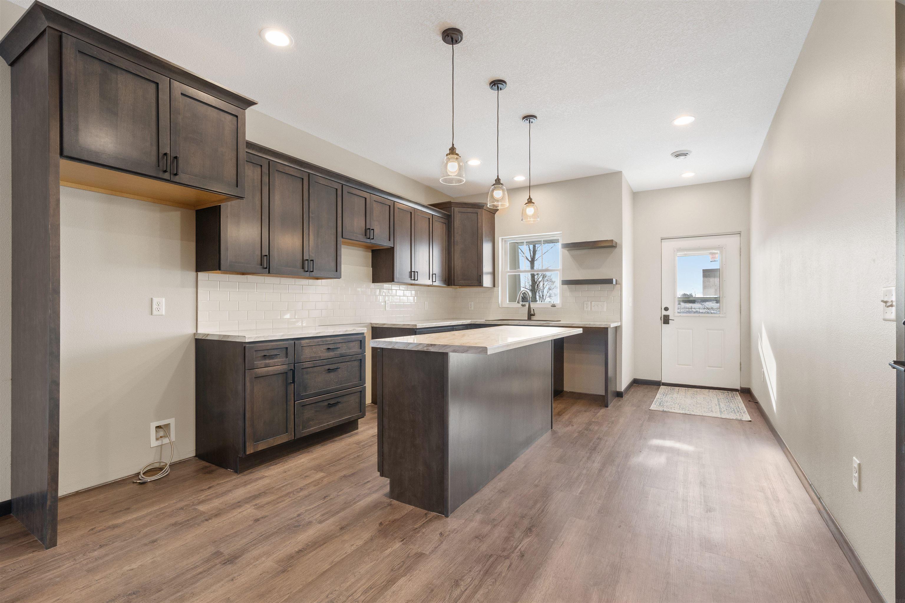 Independence, Iowa 50644, United States, 2 Bedrooms Bedrooms, ,2 BathroomsBathrooms,Residential,Active,66414