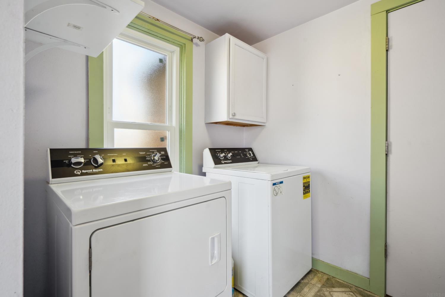 Independence, Iowa 50644, United States, 3 Bedrooms Bedrooms, ,2 BathroomsBathrooms,Residential,Pending,88540