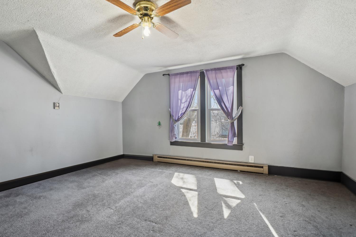 Independence, Iowa 50644, United States, 3 Bedrooms Bedrooms, ,2 BathroomsBathrooms,Residential,Pending,88540