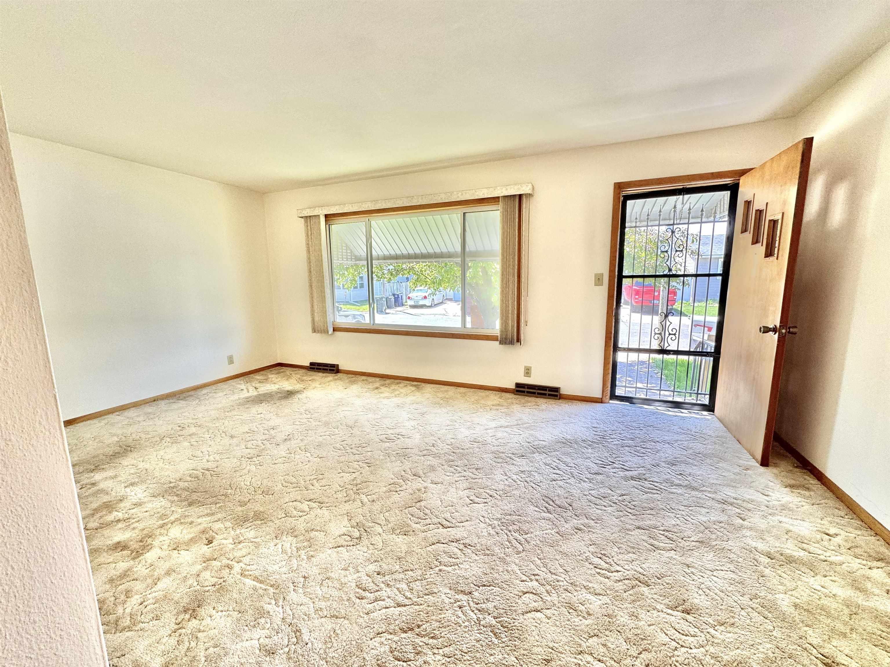 Laporte City, Iowa 50651, United States, 2 Bedrooms Bedrooms, ,2 BathroomsBathrooms,Residential,Active,136249