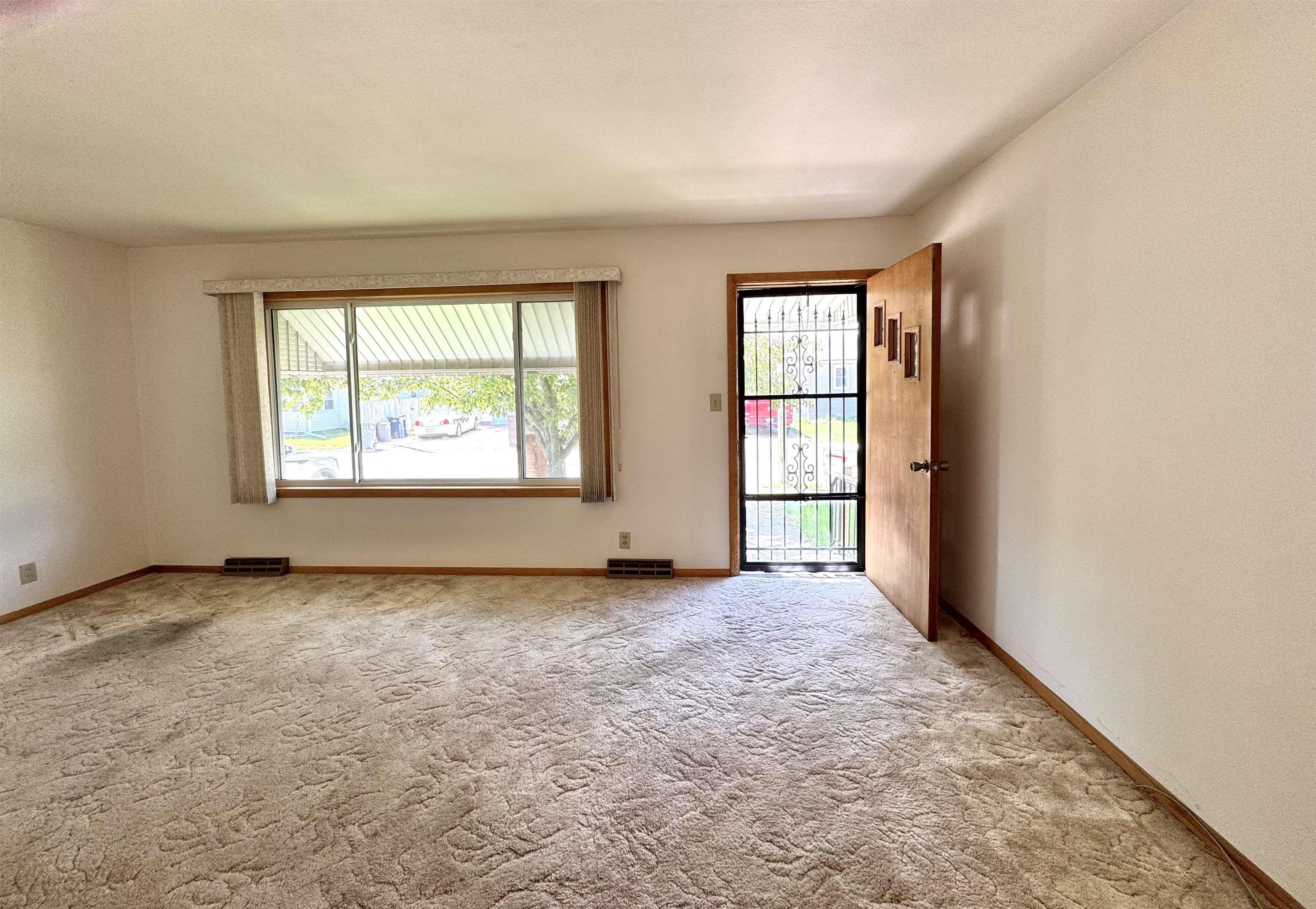 Laporte City, Iowa 50651, United States, 2 Bedrooms Bedrooms, ,2 BathroomsBathrooms,Residential,Active,136249