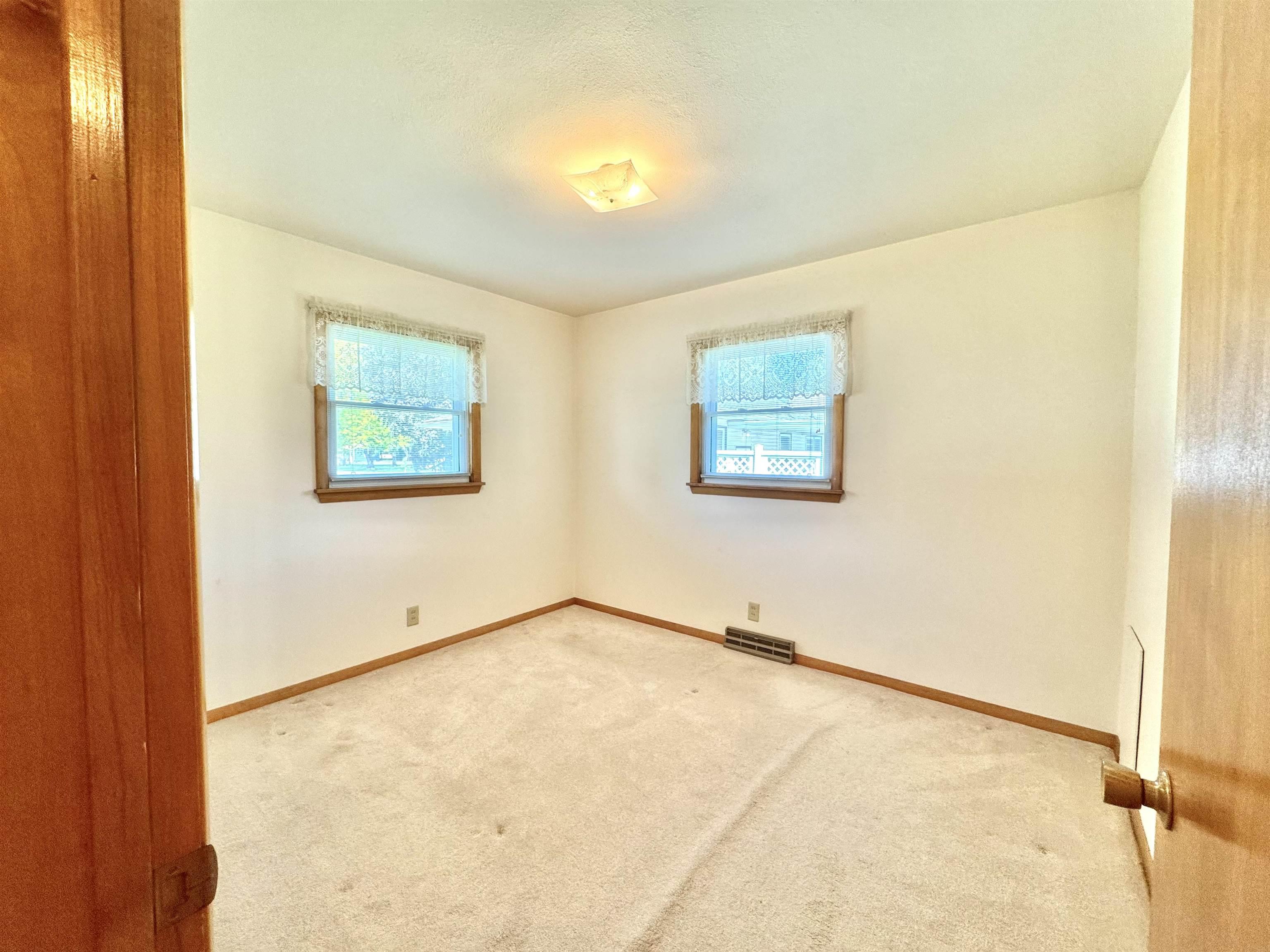 Laporte City, Iowa 50651, United States, 2 Bedrooms Bedrooms, ,2 BathroomsBathrooms,Residential,Active,136249